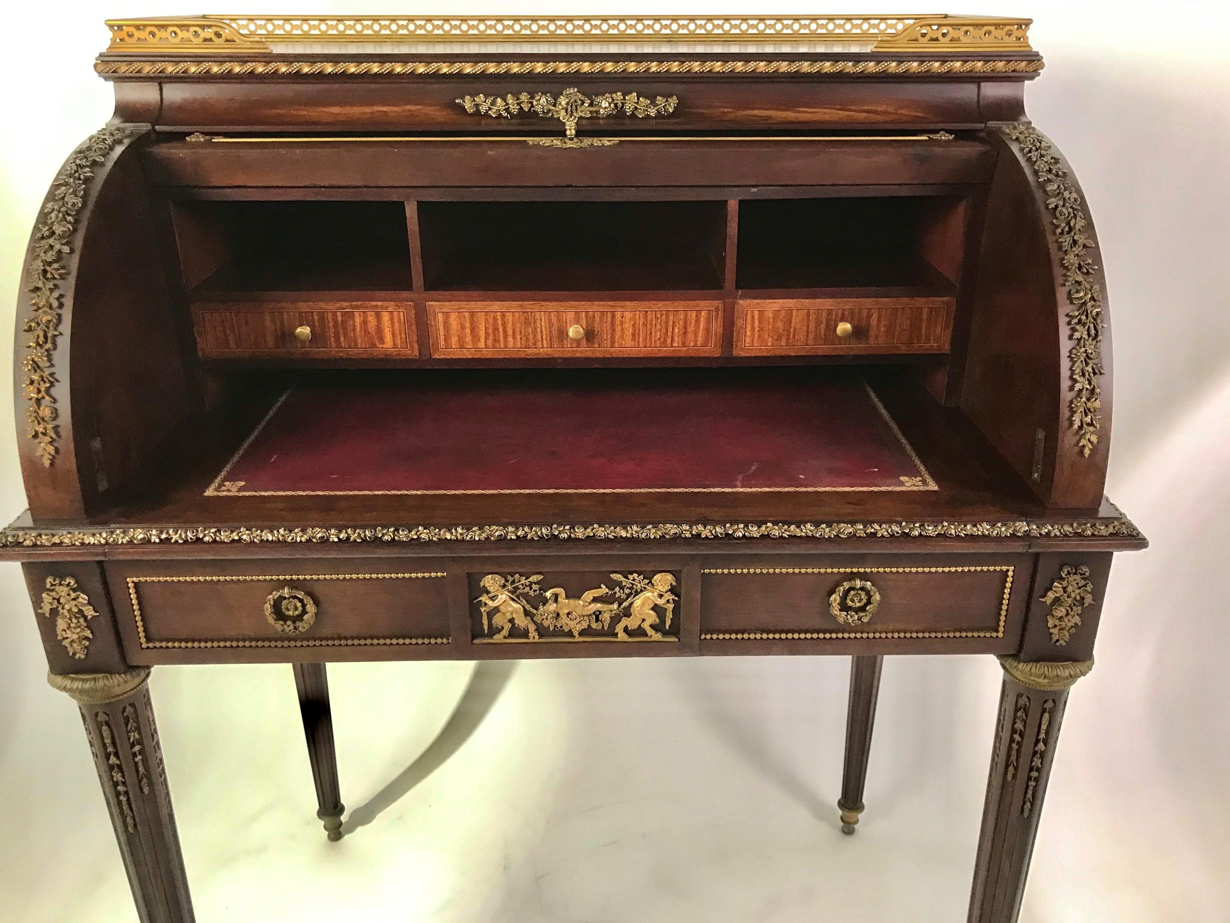 Fine 19th Century François Linke Bronze Mounted Bureau a Cylindre Roll Top Desk For Sale 5