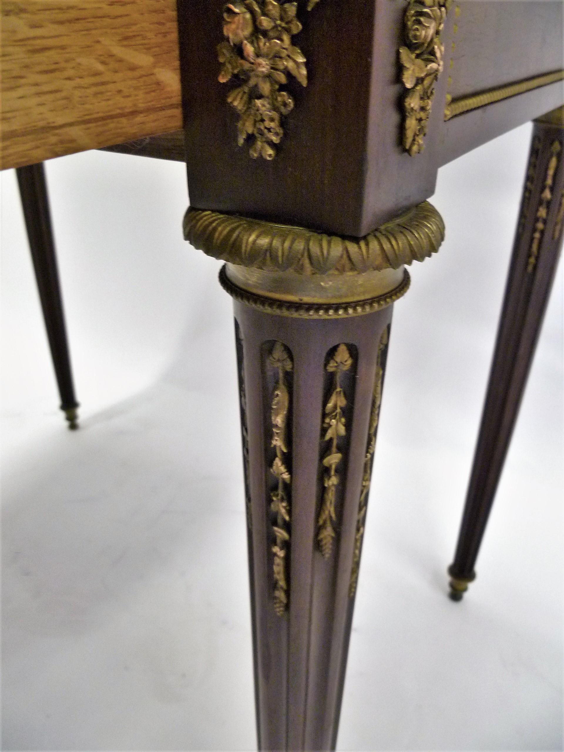 Fine 19th Century François Linke Bronze Mounted Bureau a Cylindre Roll Top Desk For Sale 10
