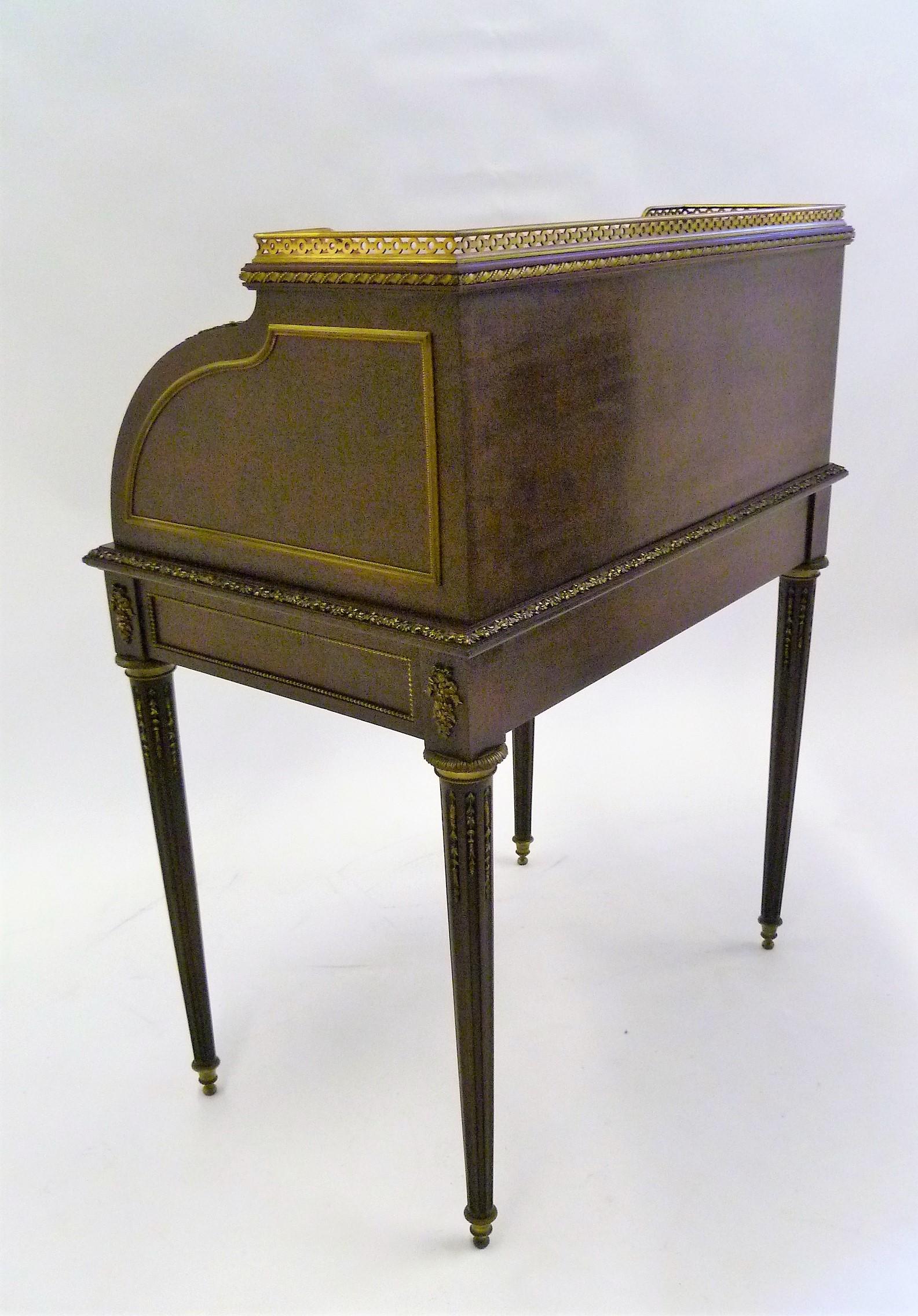 Fine 19th Century François Linke Bronze Mounted Bureau a Cylindre Roll Top Desk In Good Condition For Sale In Miami, FL