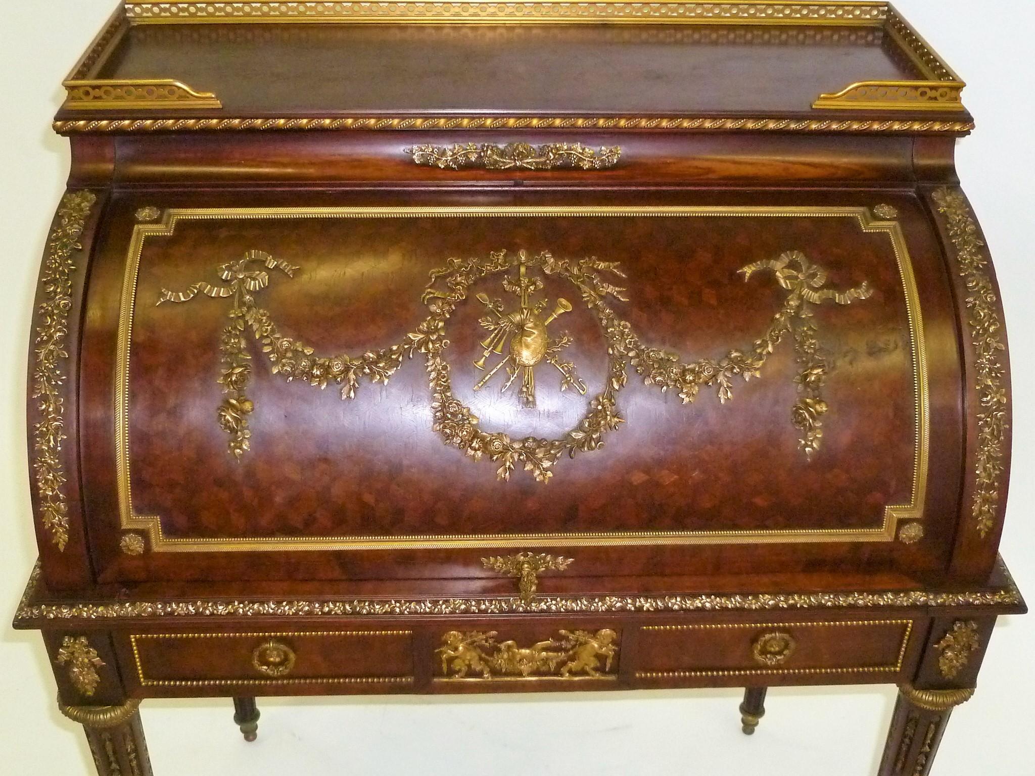 Fine 19th Century François Linke Bronze Mounted Bureau a Cylindre Roll Top Desk For Sale 2