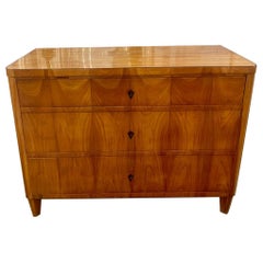 Fine 19th c German Biedermeier Walnut Commode