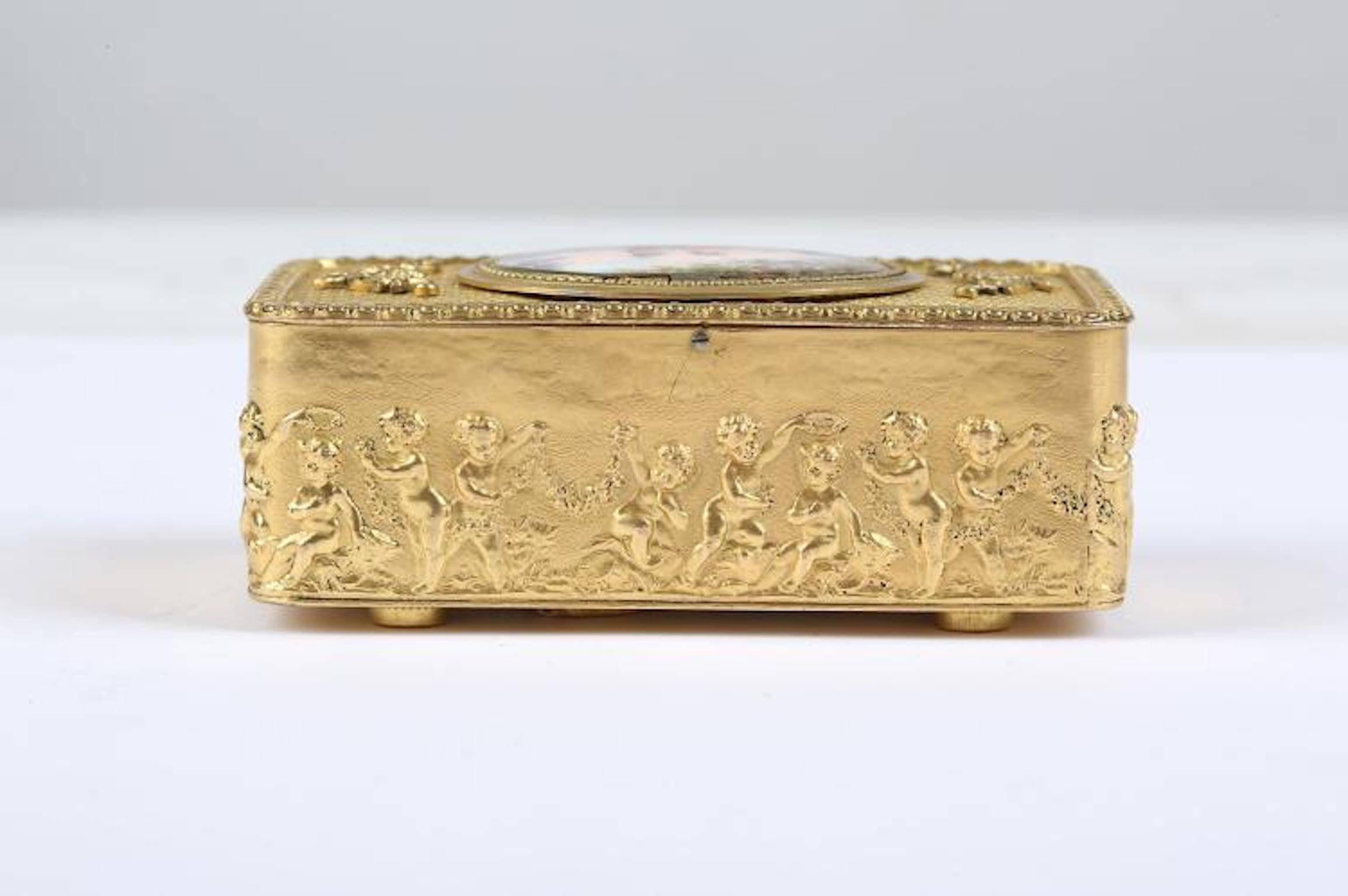 Fine 19th Century .625 Gold and Enamel Singing Bird Box 2