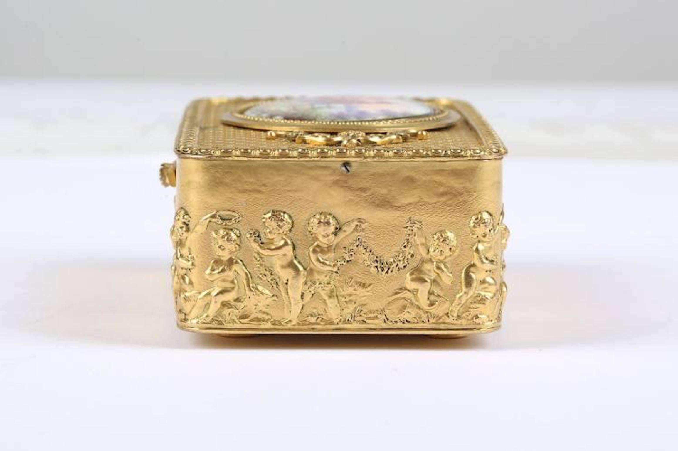 Fine 19th Century .625 Gold and Enamel Singing Bird Box 3