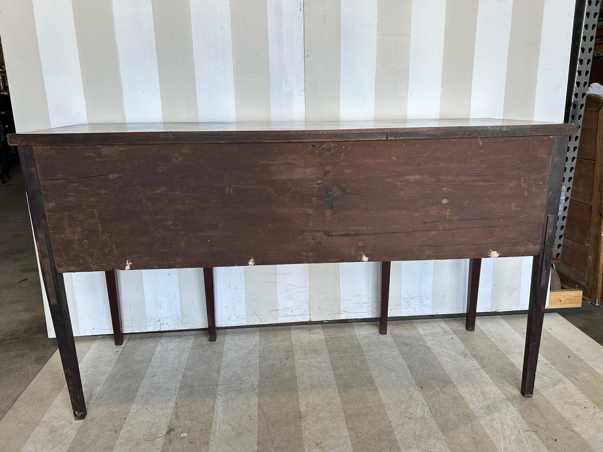 Raffinata credenza in mogano del periodo federale americano del XIX secolo in vendita 10