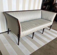 Mahagoni-Sofa aus der amerikanischen Federal Periode des 19. Jahrhunderts