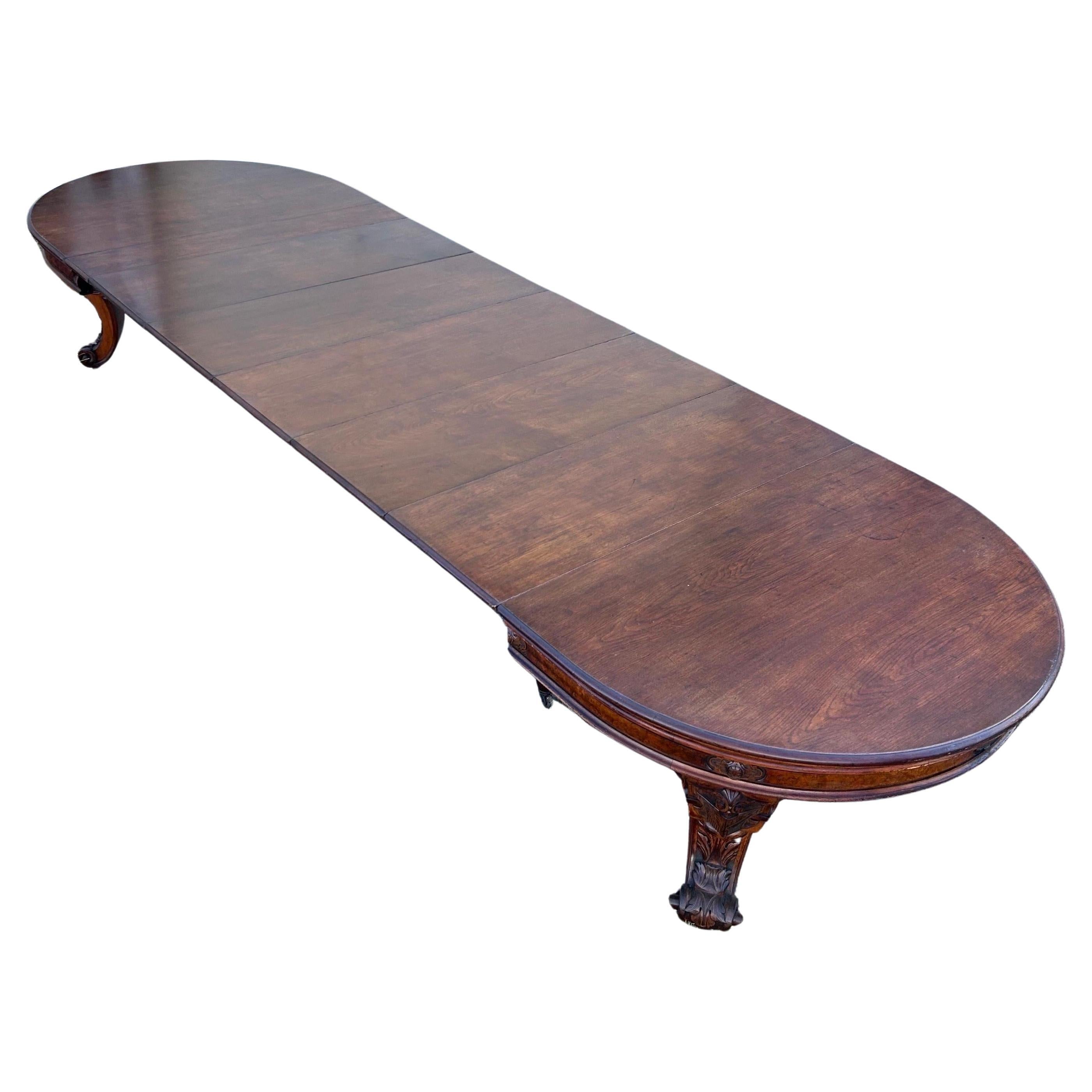 Fine 19th Century American Mahogany Extension Dining Table  For Sale