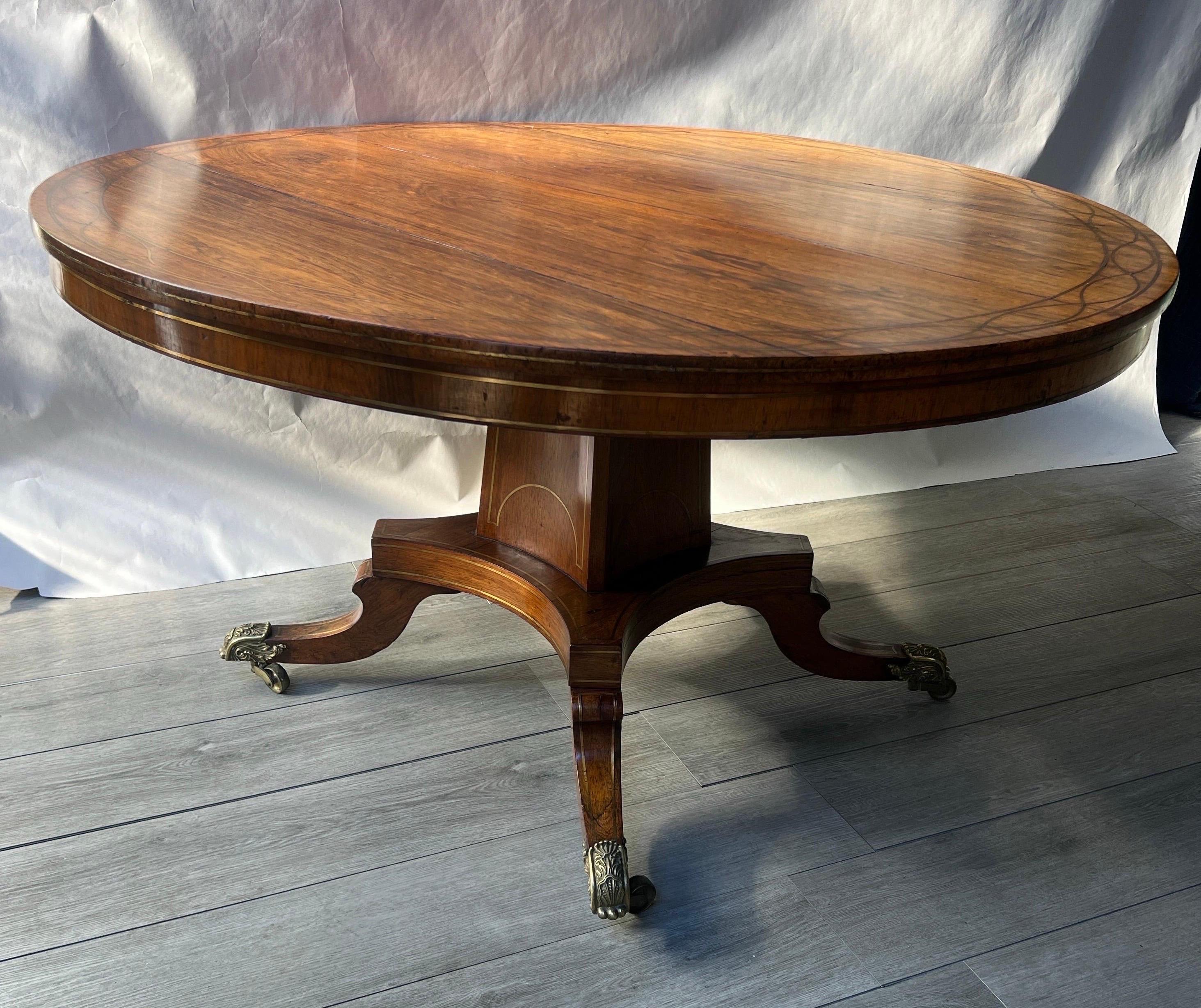 Fine 19th century brass inlaid rosewood English Regency period center table   In Good Condition For Sale In Charleston, SC