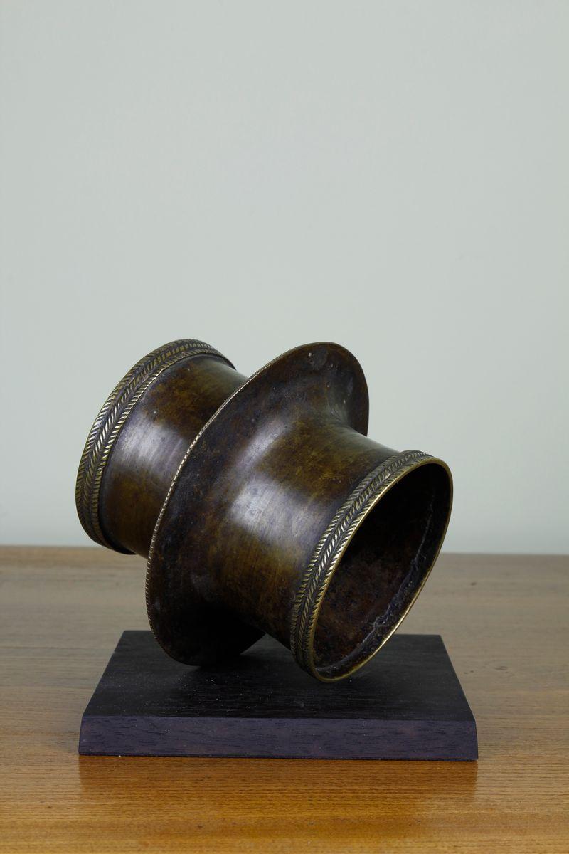 Fino adorno de bronce del siglo XIX para el brazo, Camerún Vaciado en venta
