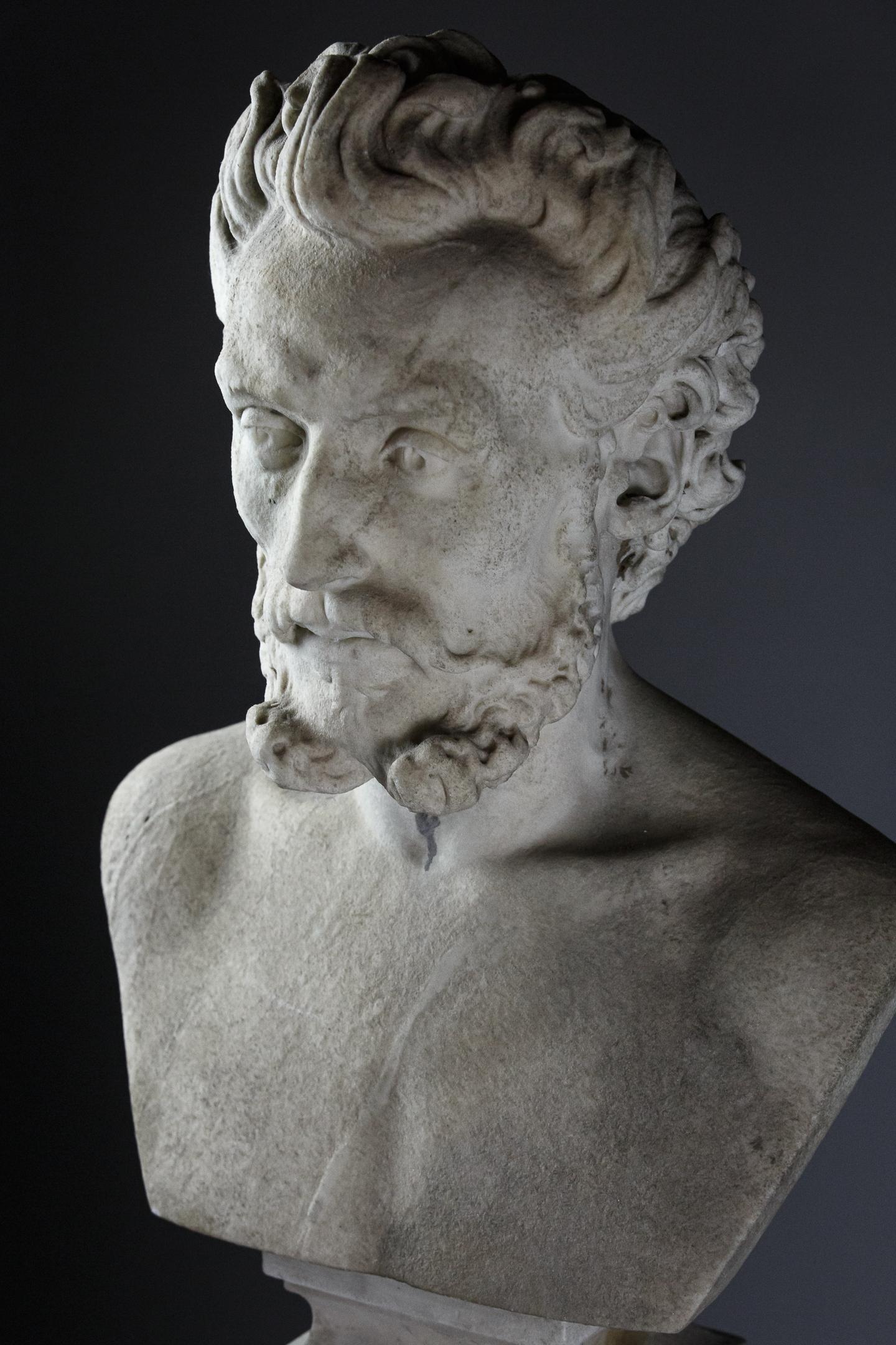 Fine 19th Century Carved Marble Bust of a Gentleman 6