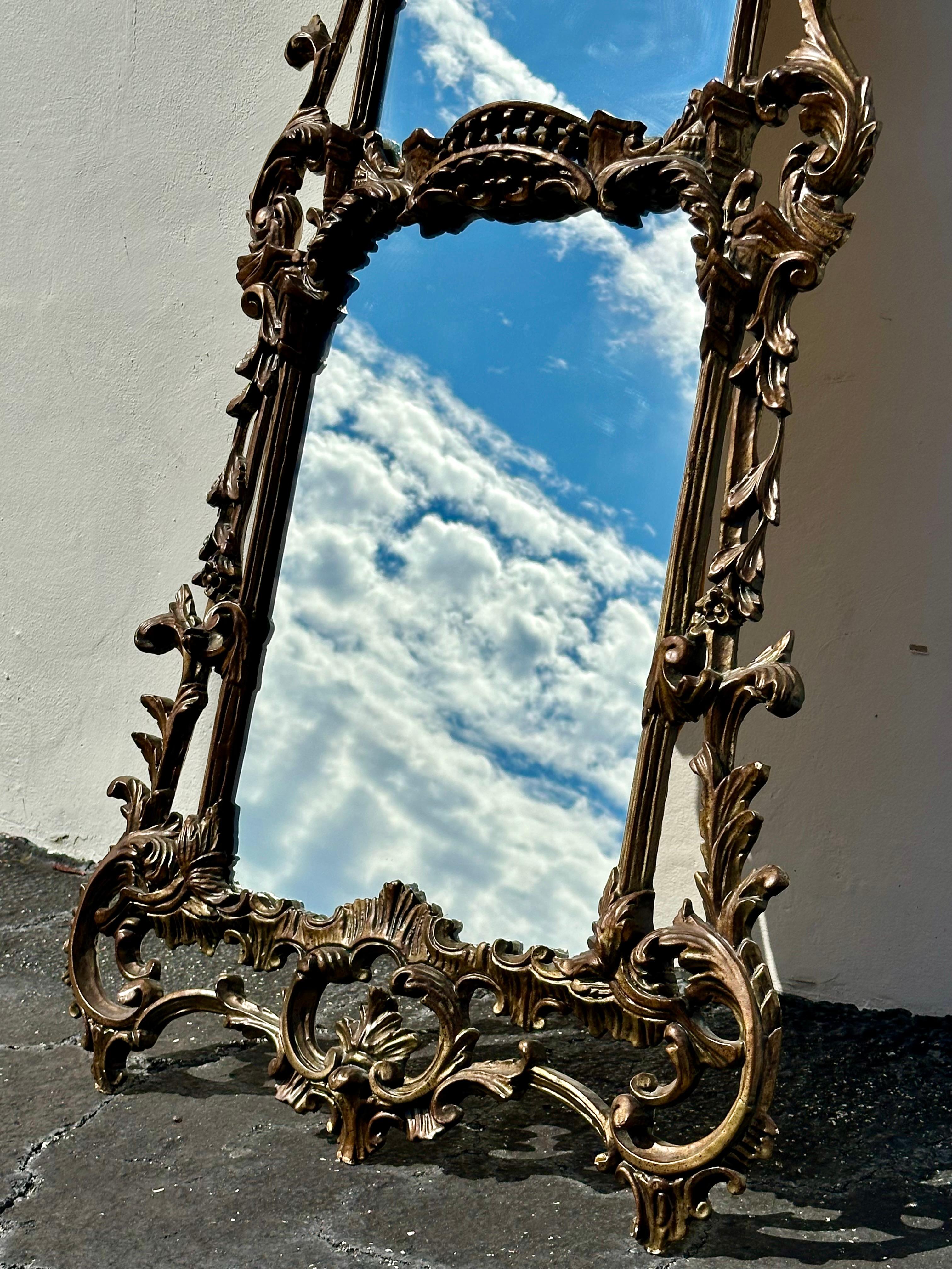 Miroir sculpté en bois doré de style Chippendale du 19ème siècle Bon état - En vente à Fort Lauderdale, FL