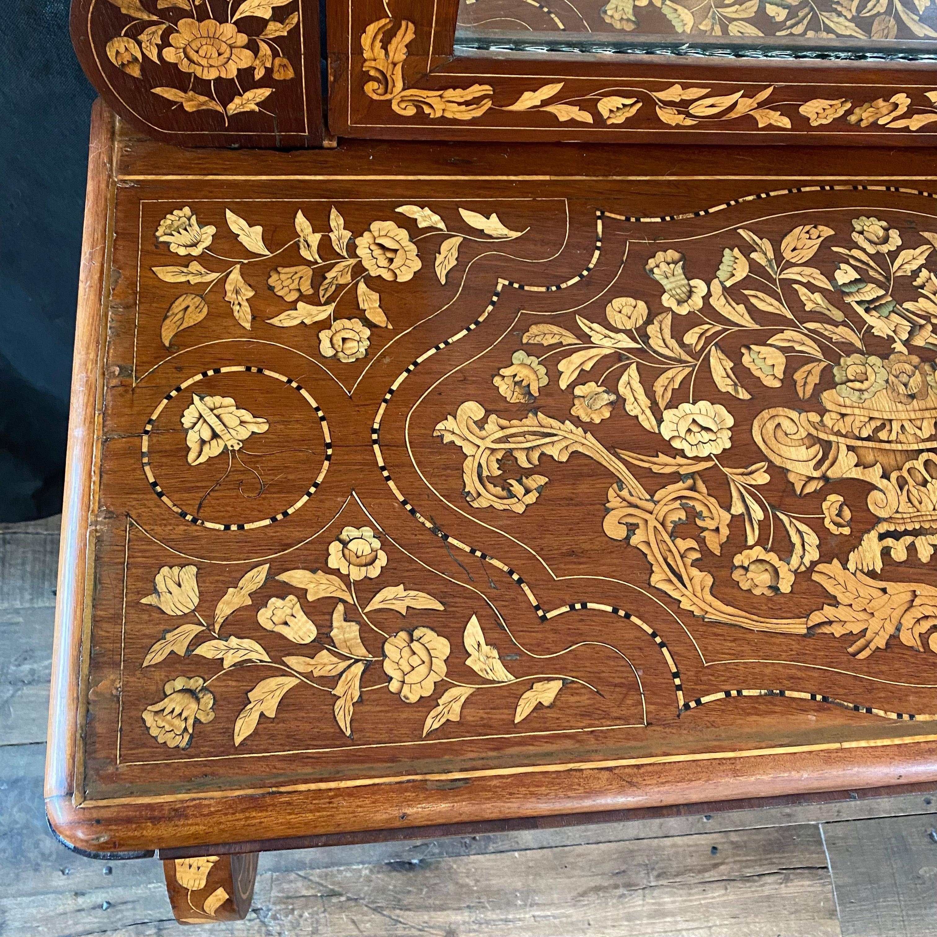 Fine 19th Century Dutch Mahogany and Marquetry Inlaid Dressing Table For Sale 8