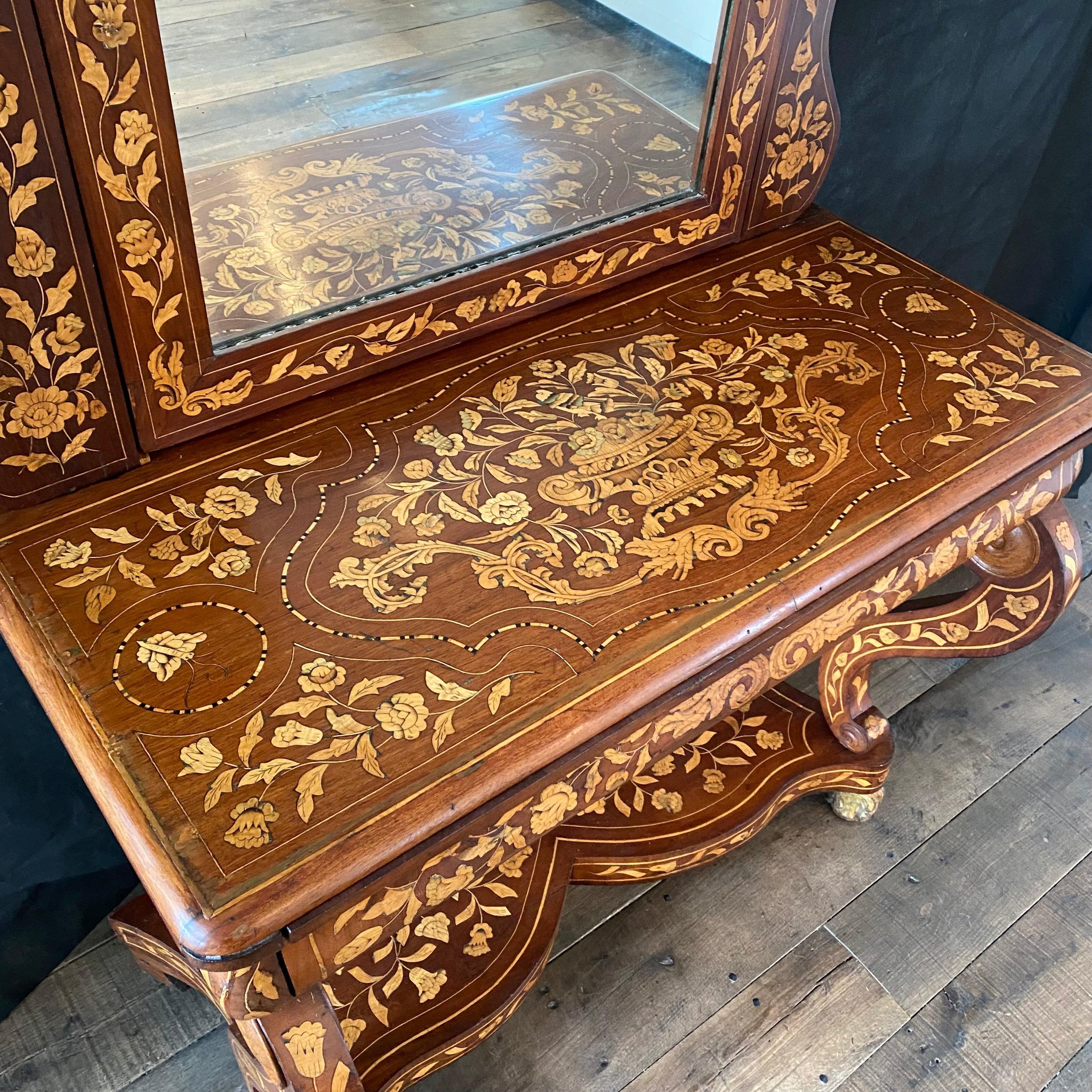 Fine 19th Century Dutch Mahogany and Marquetry Inlaid Dressing Table For Sale 10
