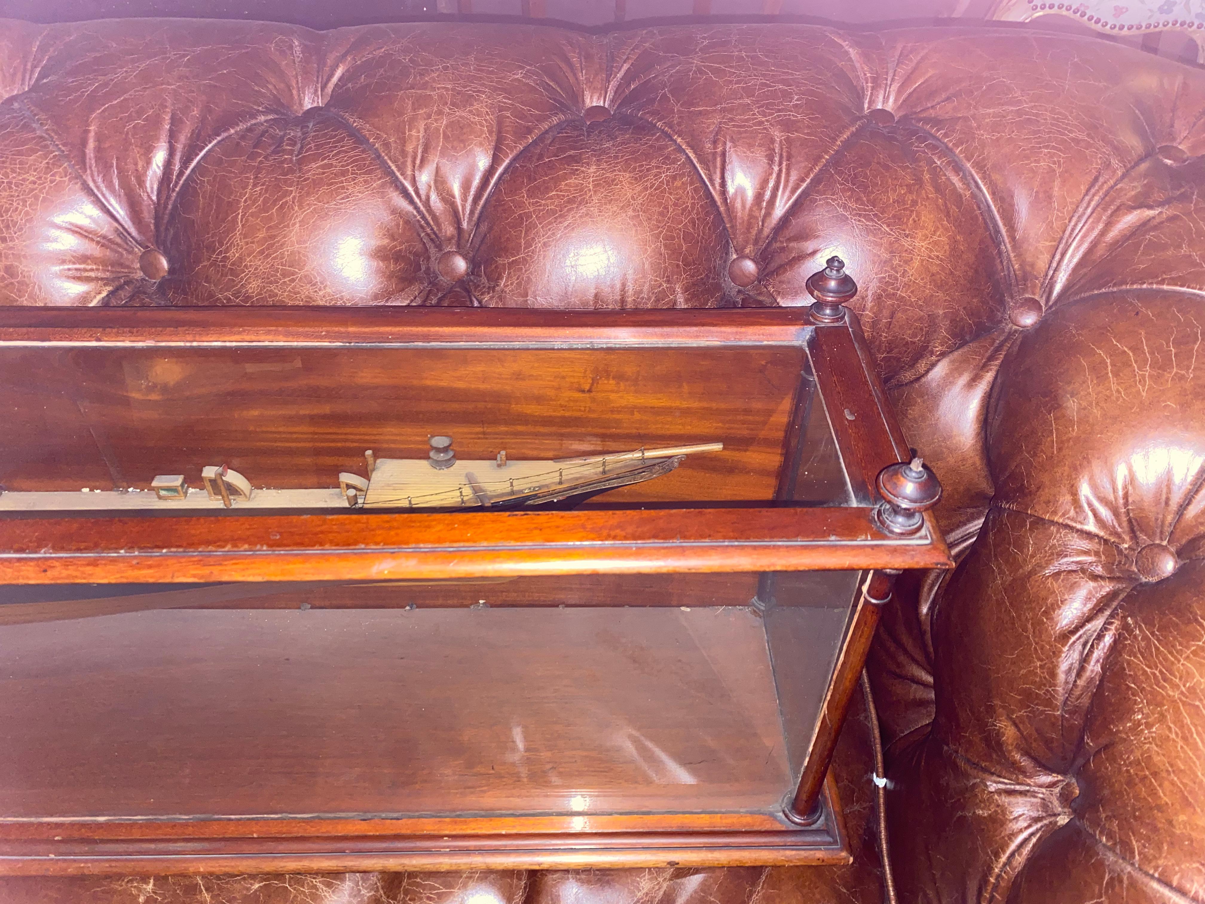 Fine 19th Century English Mahogany Schooner Steam Boad Model in Custom Case In Good Condition For Sale In Buchanan, MI