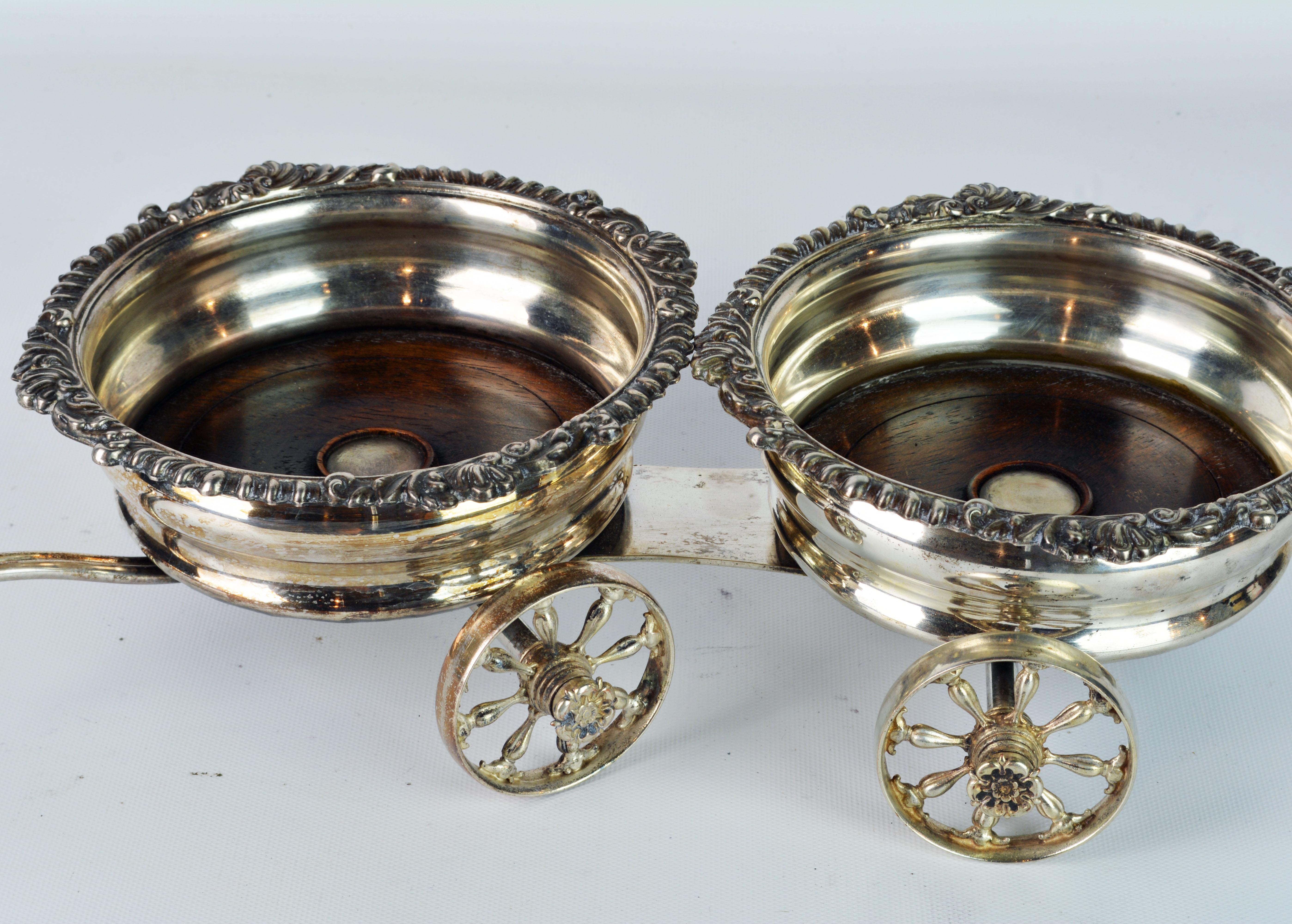 Fine 19th Century English Silver Plate Double Wine Trolley or Decanter Wagon In Good Condition In Ft. Lauderdale, FL