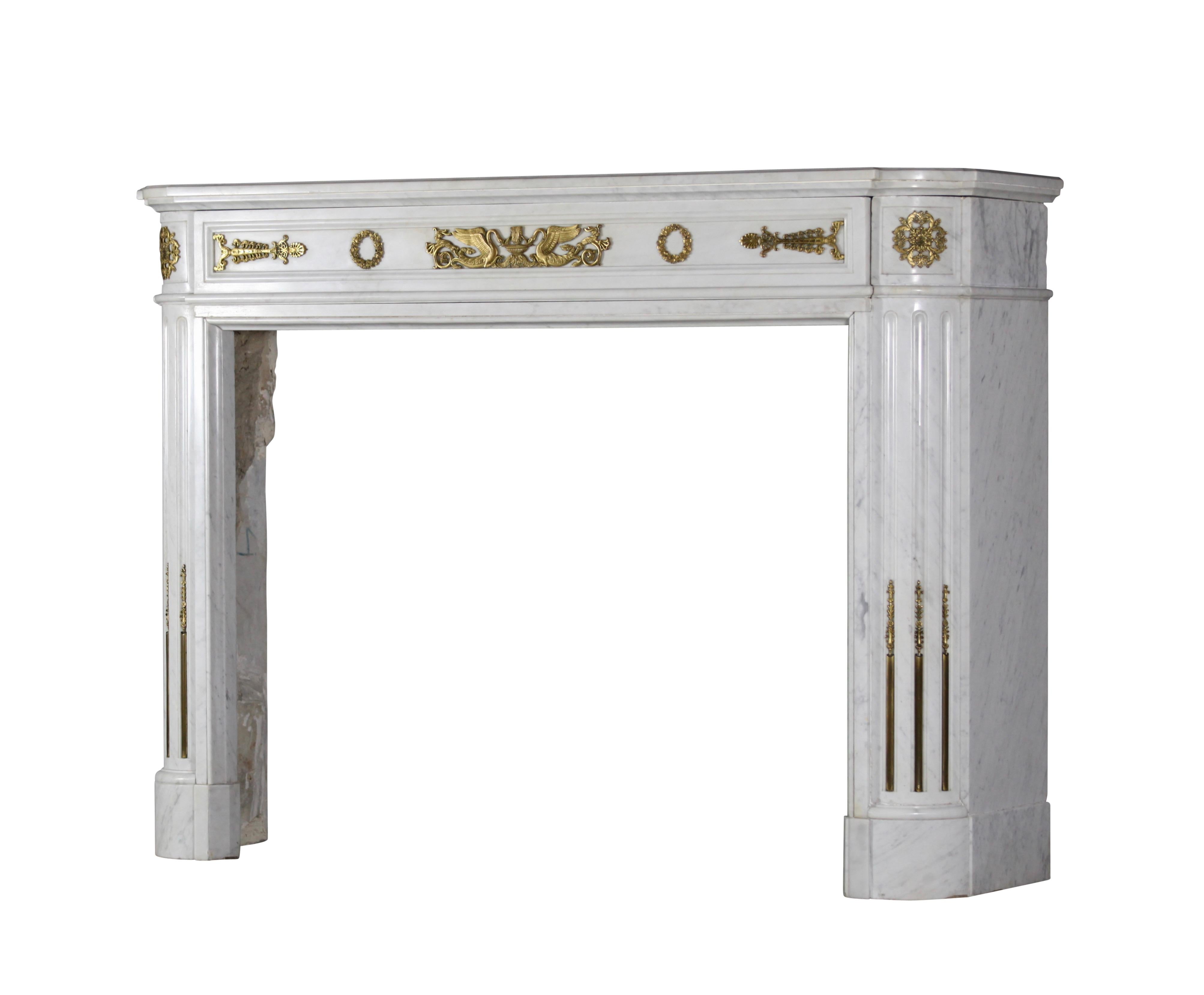 This original vintage fireplace surround is a one of a kind chimney piece. A real eyecatcher. It is influenced of the wars by Napoleon to Egypt.
The mantel is in perfect condition and ready to be installed.
The brass is original.
This beauty is