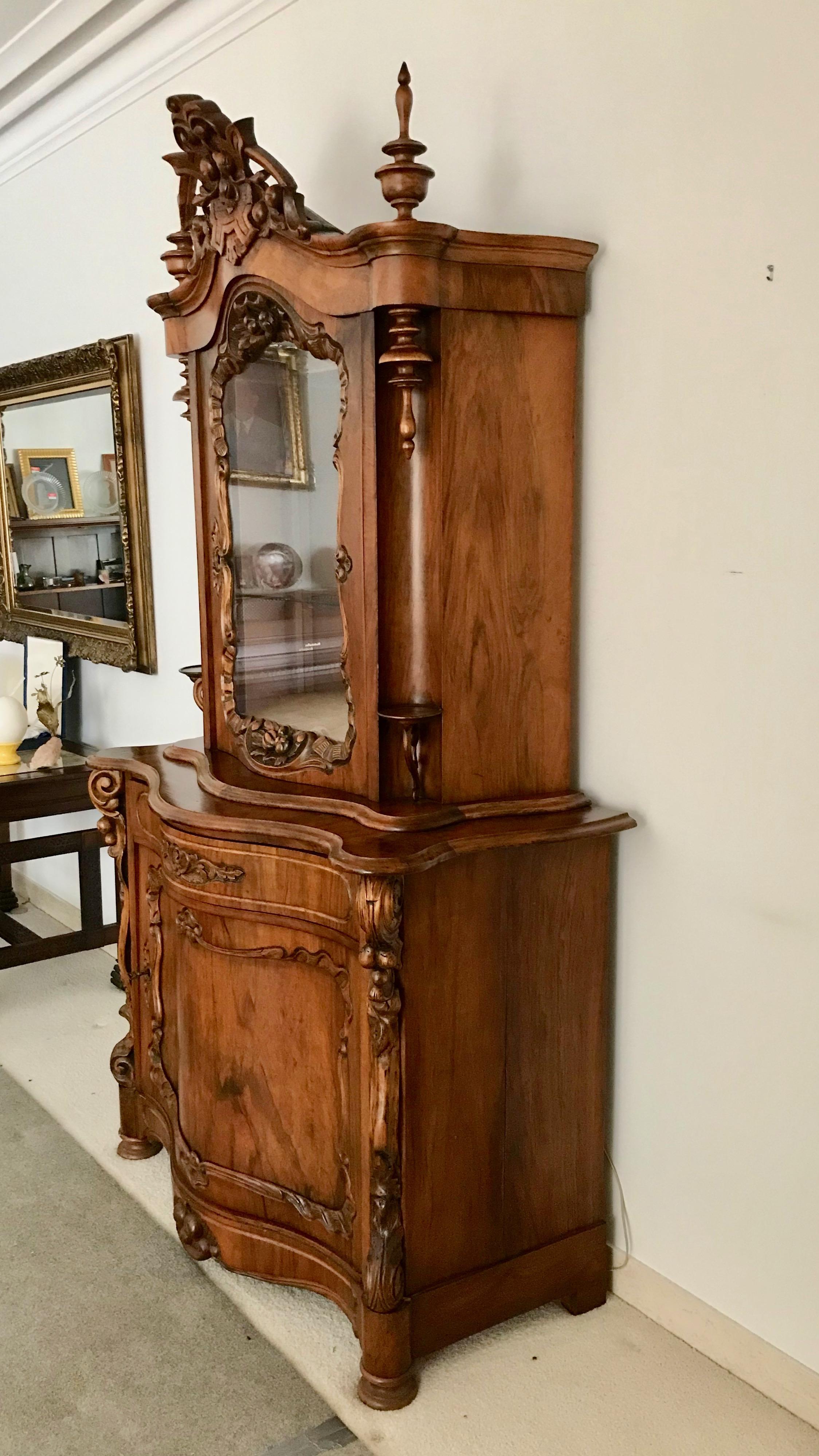 Fine 19TH Century Flemish Side Cabinet In Good Condition For Sale In West Palm Beach, FL