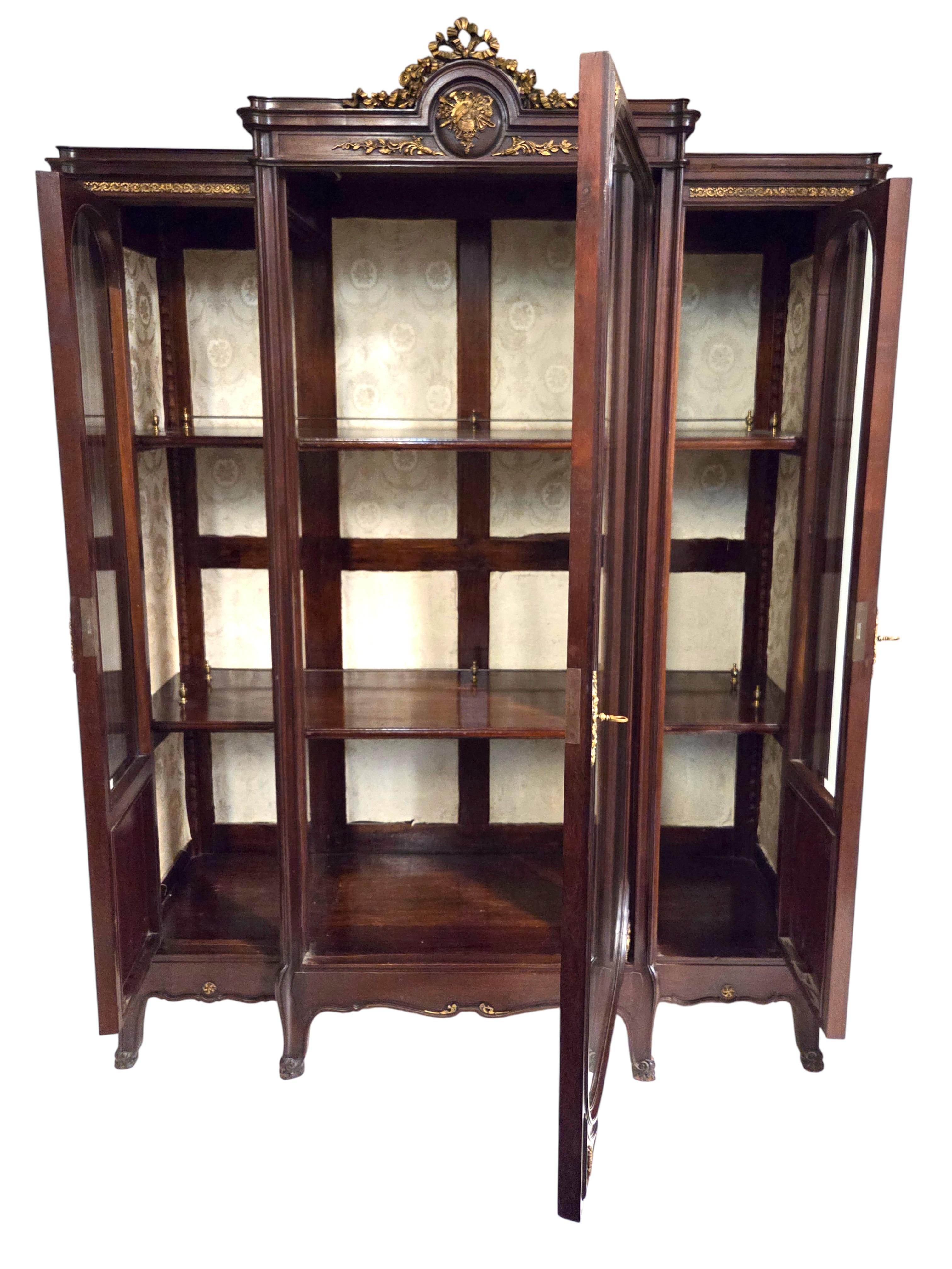 Raffinata vetrinetta francese del XIX secolo montata su bronzo / vitrine Henri Dasson in vendita 3