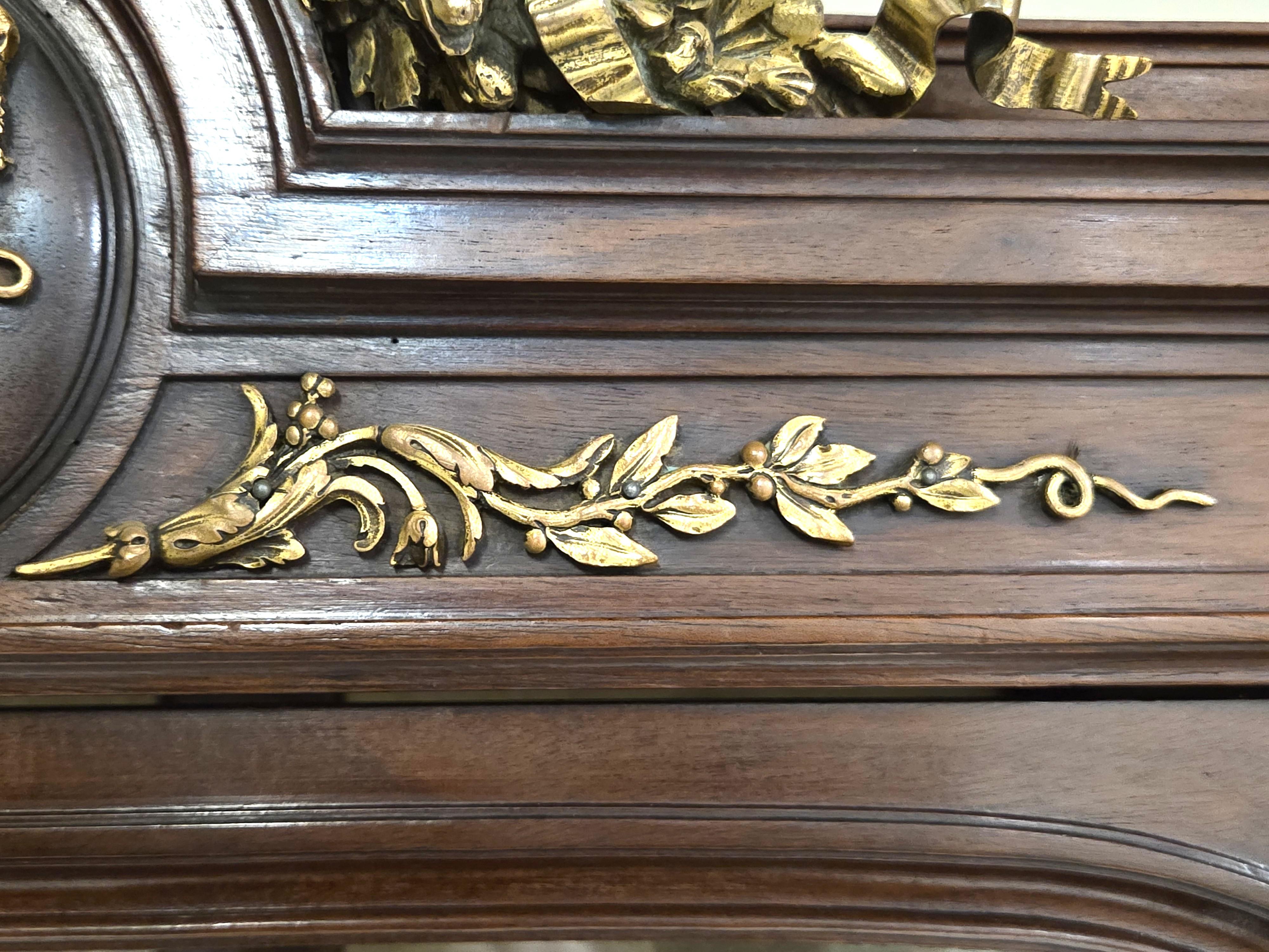 Raffinata vetrinetta francese del XIX secolo montata su bronzo / vitrine Henri Dasson in vendita 7