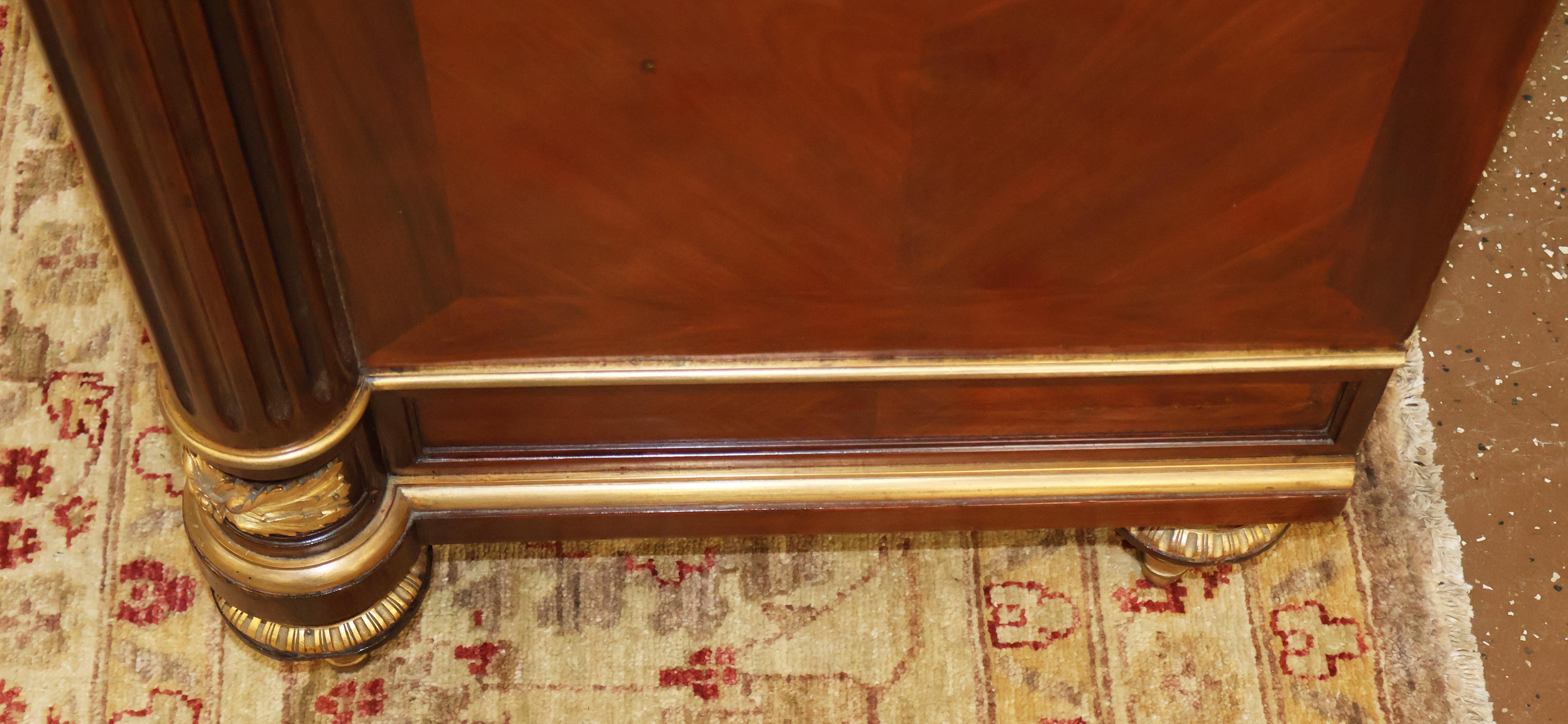 Armoire Vitrine francese del 19° secolo in legno di quercia con bronzo e ormeggio in vendita 10