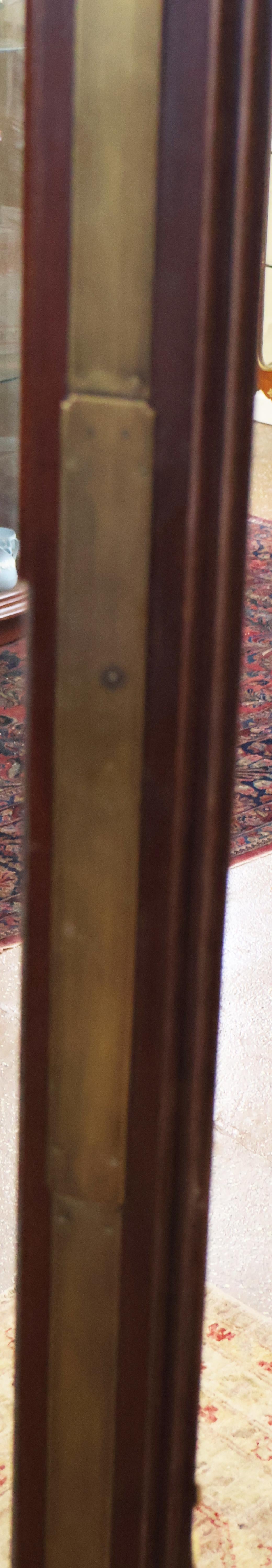 Armoire Vitrine francese del 19° secolo in legno di quercia con bronzo e ormeggio in vendita 2
