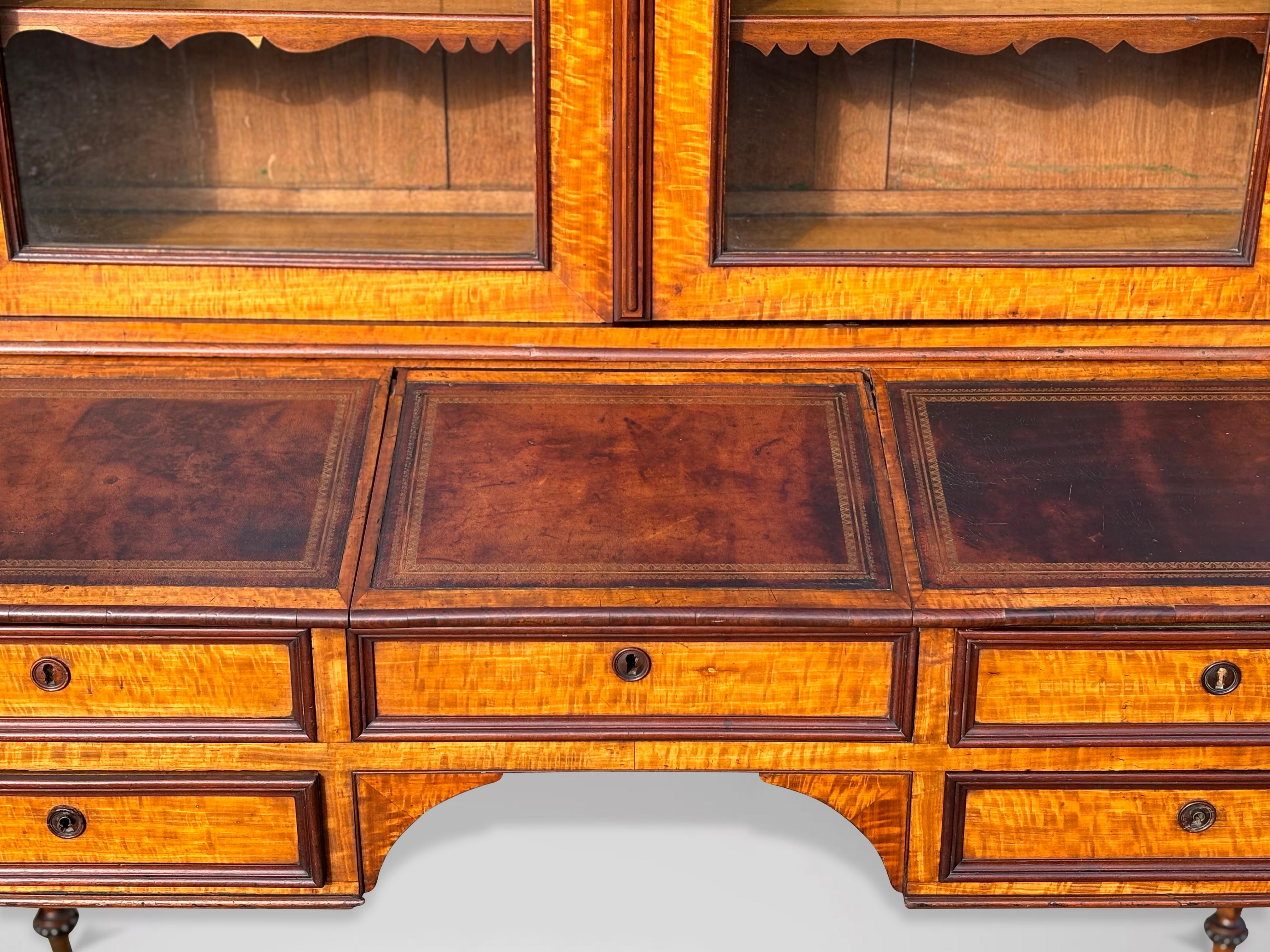 Fine 19th Century French Louis Philippe Bureau Bookcase in Maple For Sale 2