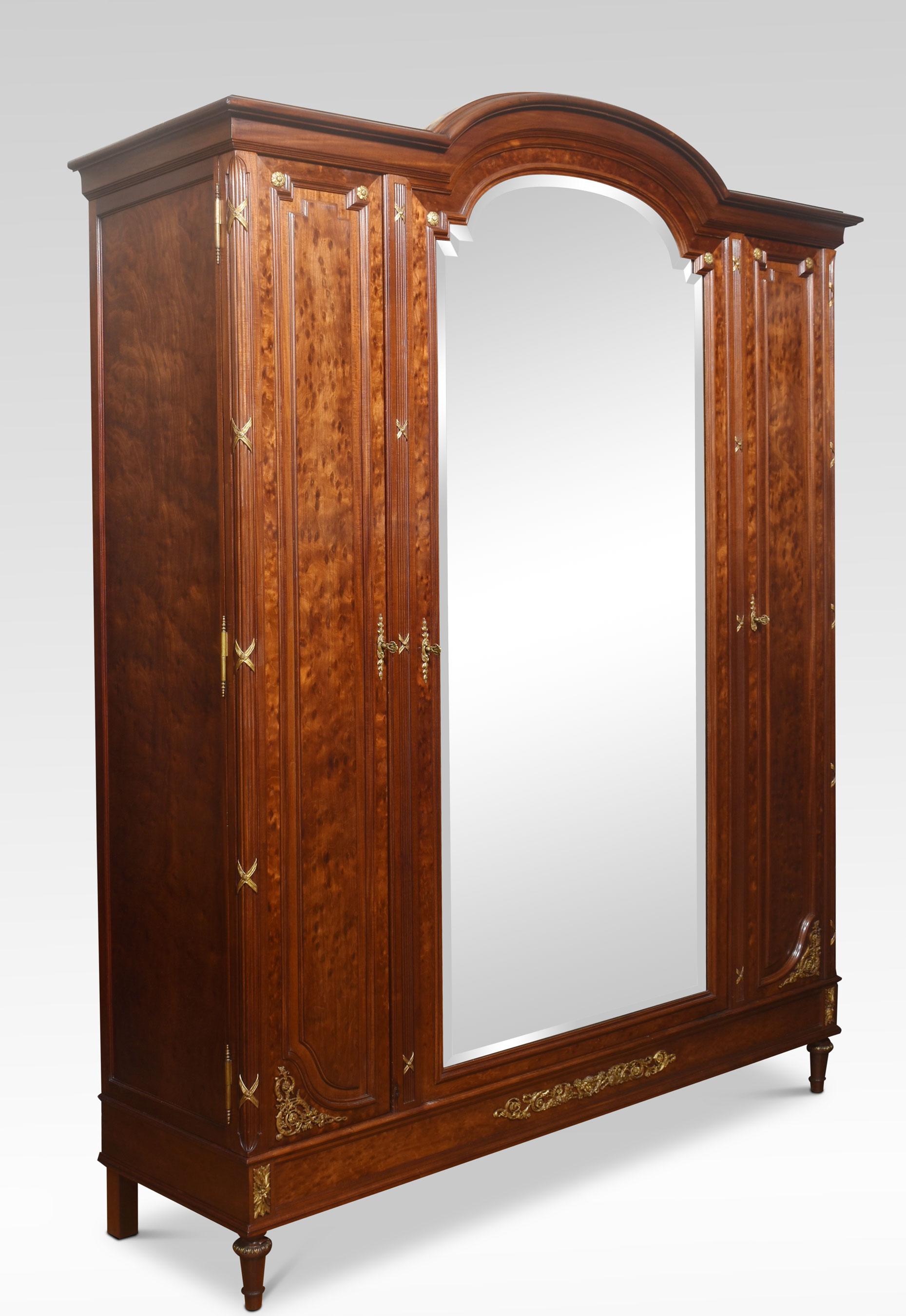 Fine 19th Century French Louis XVI Mahogany and Gilt Bronze Armoire For Sale 4