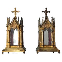 Französisches neogotisches Kirchenreliquary-Paar aus vergoldetem Metall aus dem 19. Jahrhundert