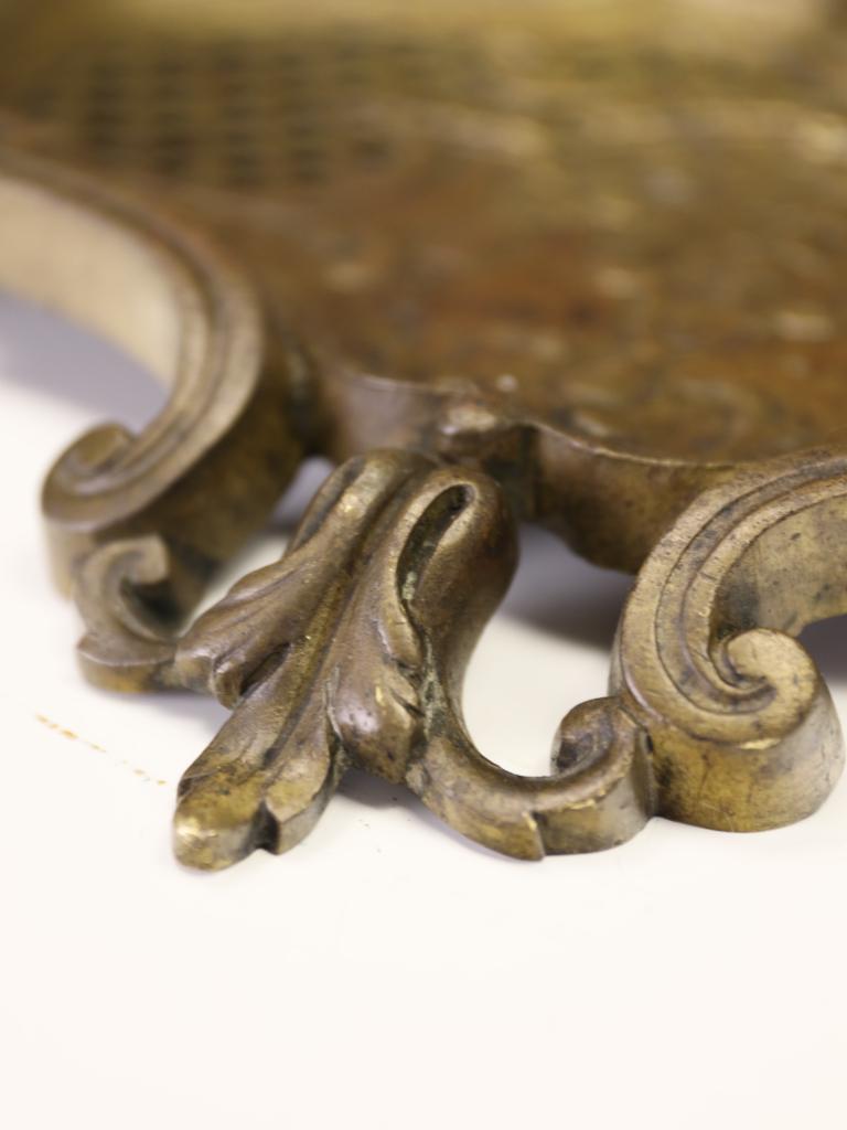 Fino candelabro francés de ormolina del siglo XIX, circa 1870 en venta 11