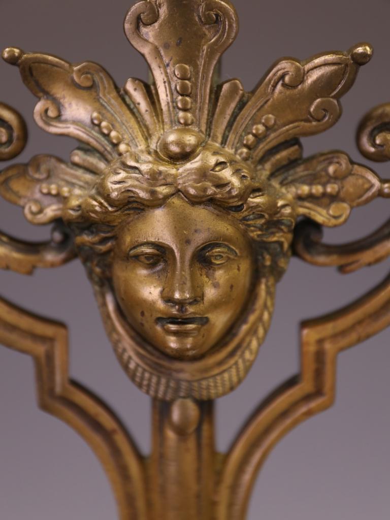 Fino candelabro francés de ormolina del siglo XIX, circa 1870 Ormolú en venta