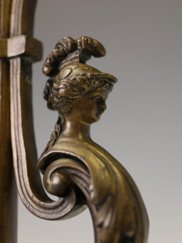 Fino candelabro francés de ormolina del siglo XIX, circa 1870 en venta 2