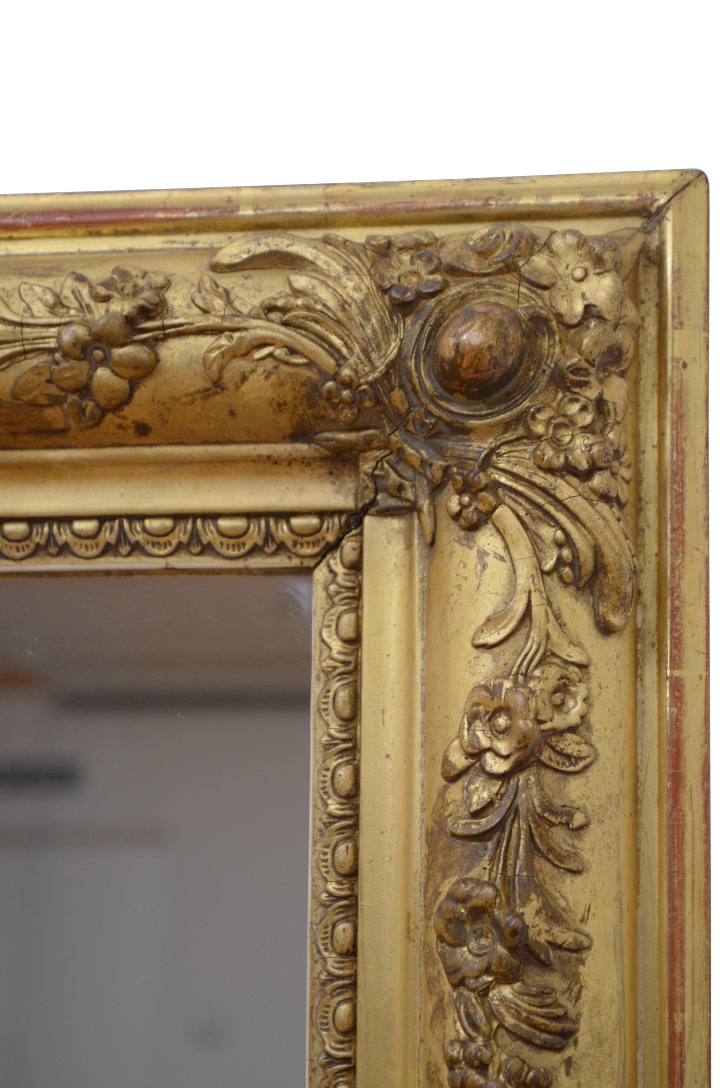 Fine miroir mural doré du XIXe siècle en vente 4