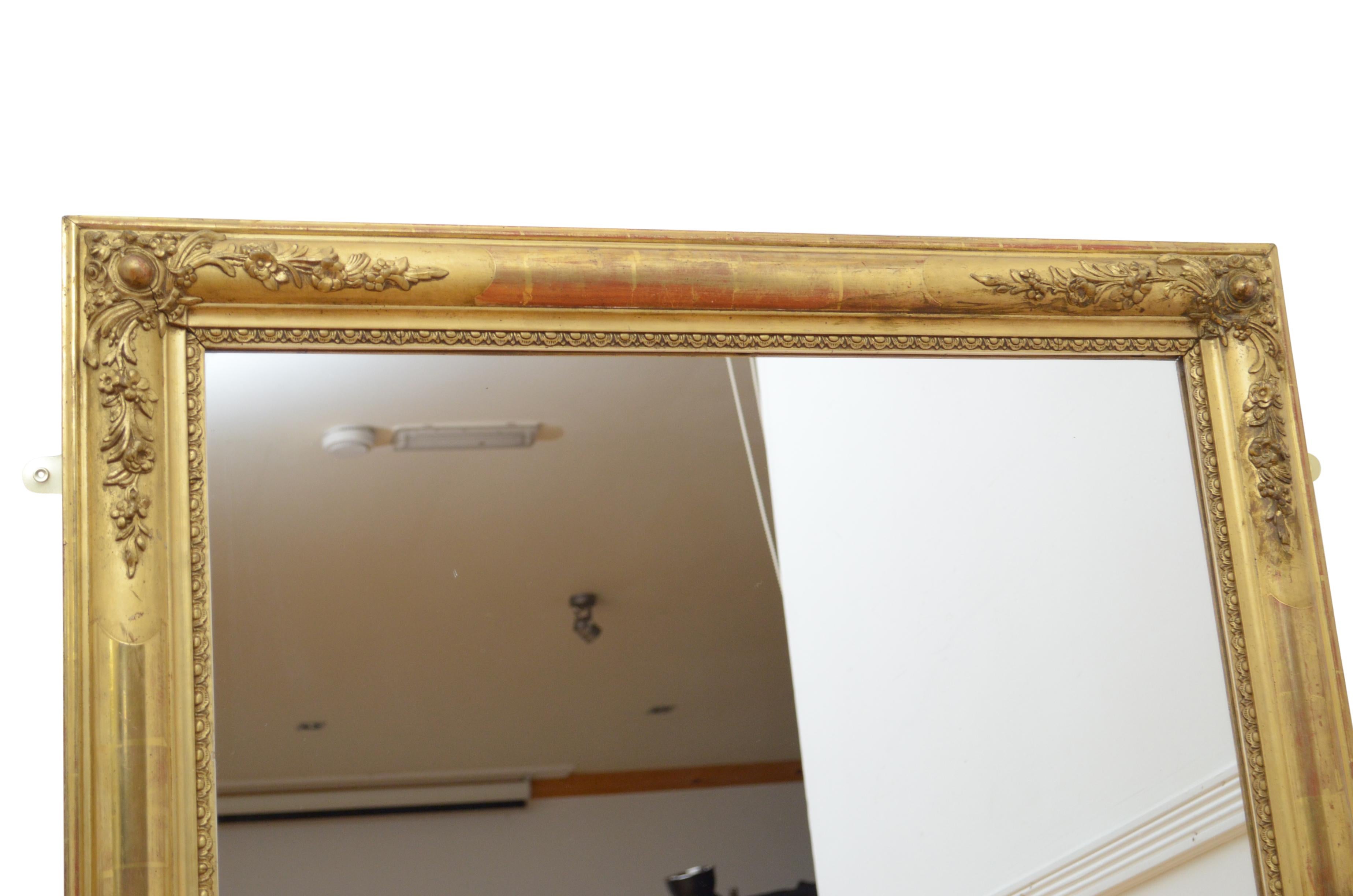 Fine miroir mural doré du XIXe siècle en vente 2