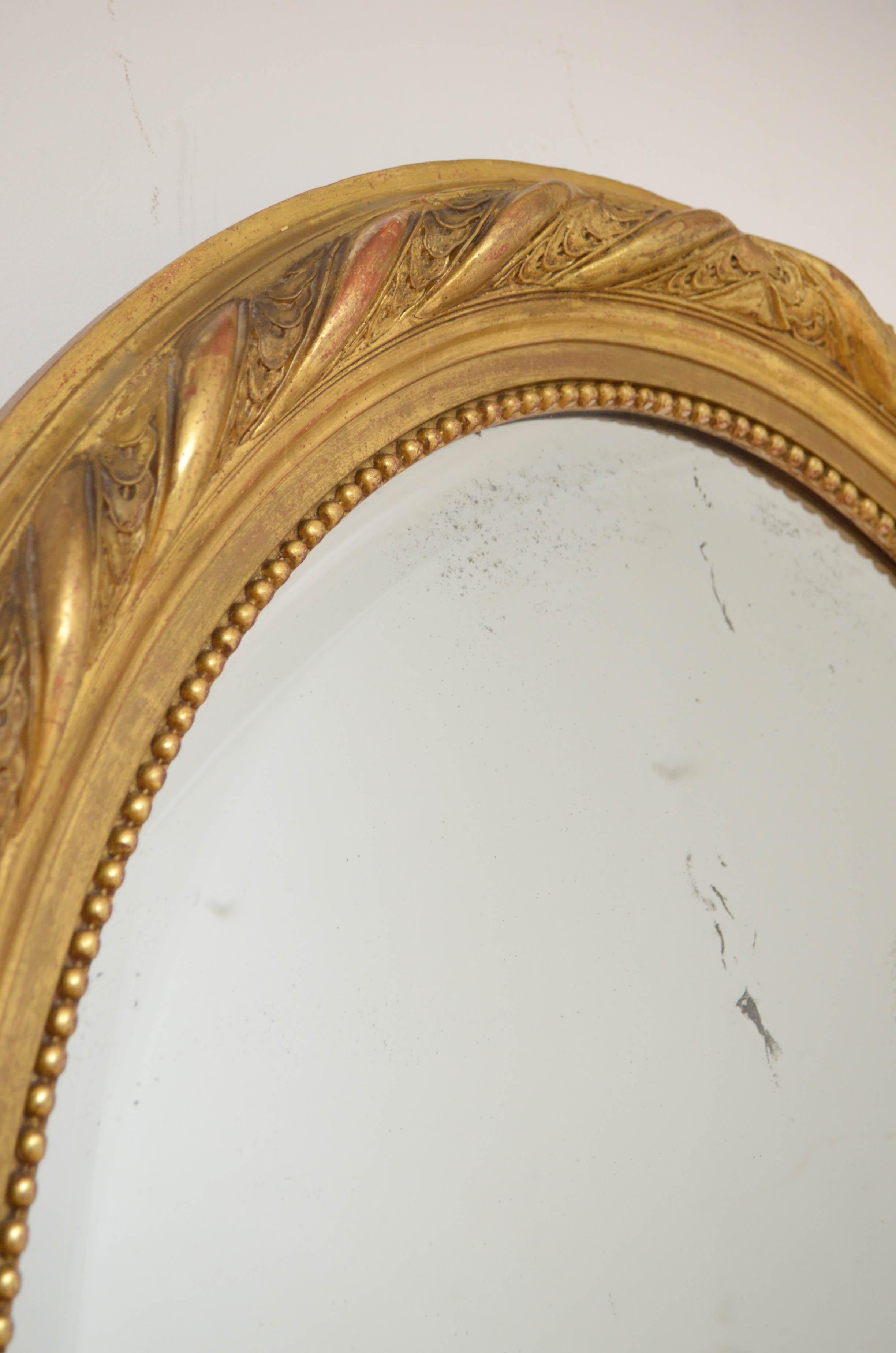 Vergoldeter Wandspiegel des 19. Jahrhunderts H101cm im Angebot 1