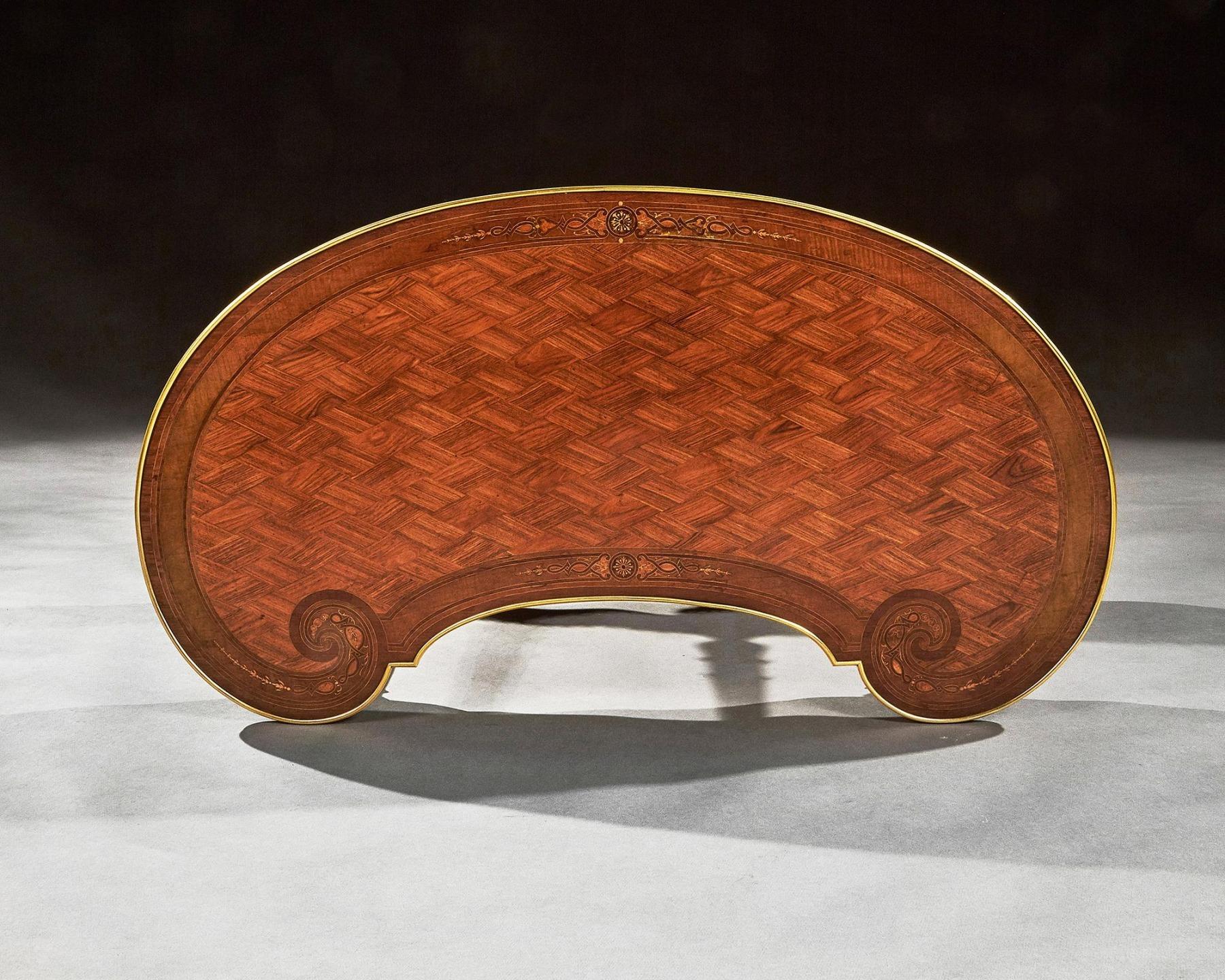 Feiner Tisch mit Gillows-Parkett und vergoldeter Bronze in Nierenform aus dem 19. im Angebot 5