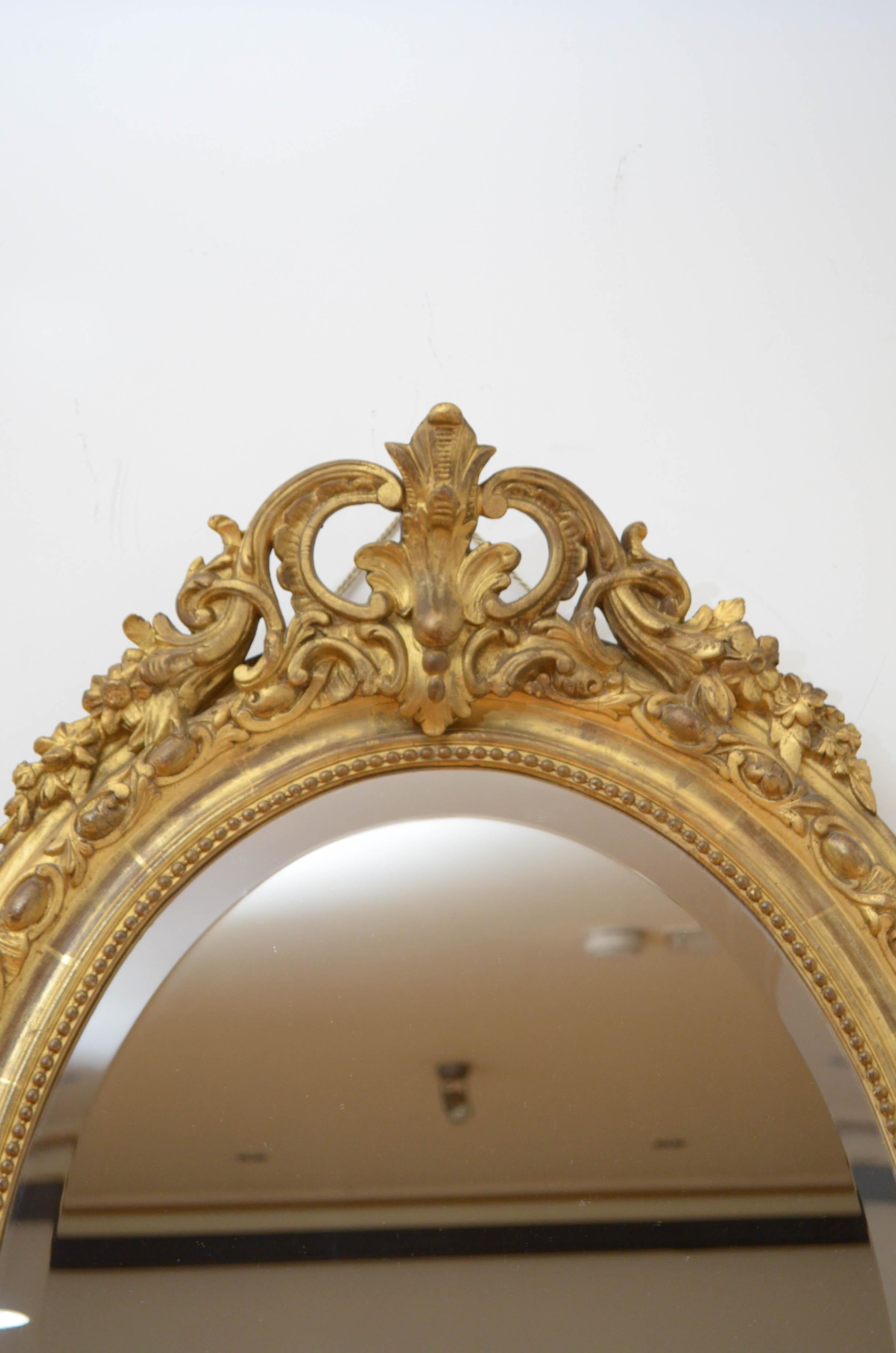 Wandspiegel aus vergoldetem Holz aus dem 19. Jahrhundert im Angebot 3