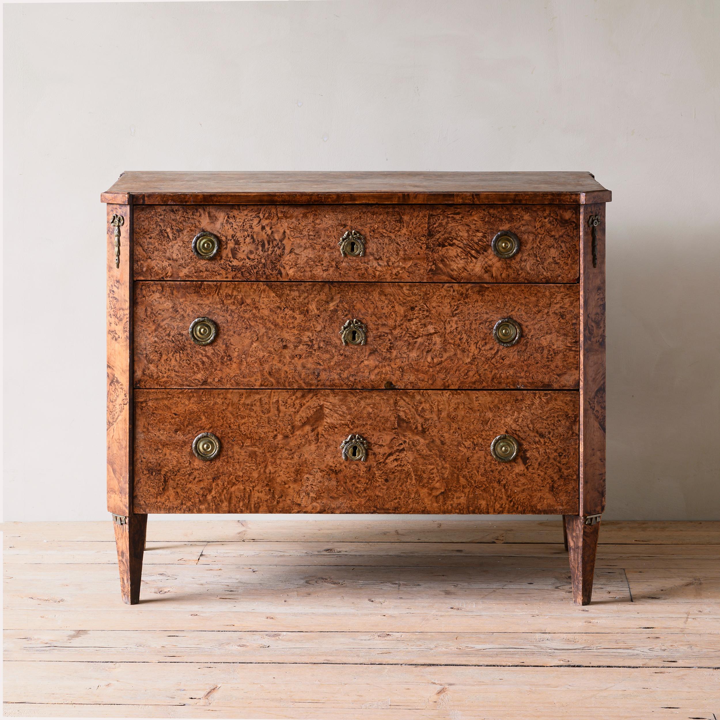 Fine 19th Century Gustavian Chest of Drawers For Sale 2