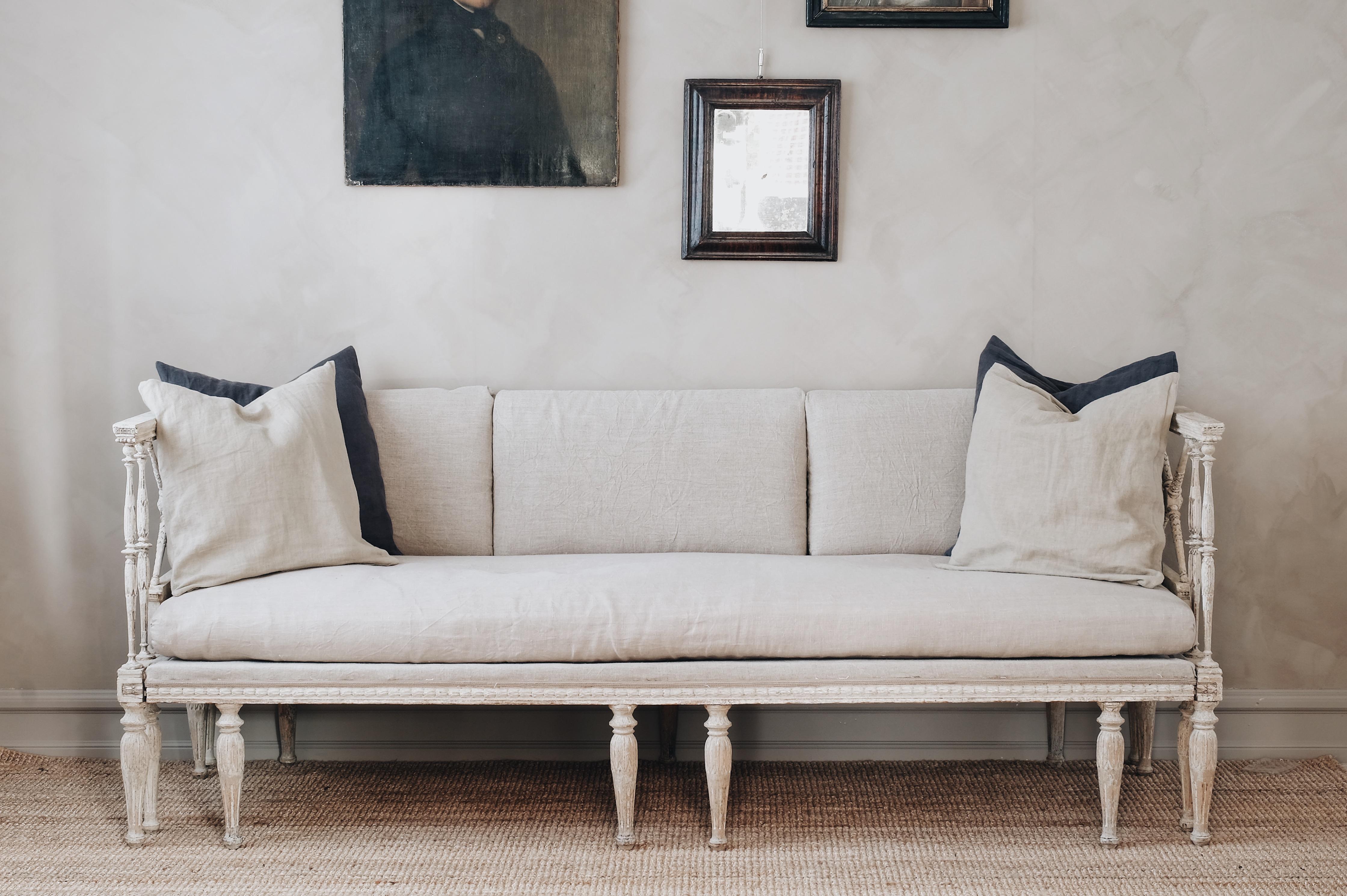 Gustavianisches Tagesbett-Sofa aus dem 19. Jahrhundert (Schwedisch) im Angebot