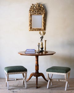 Fina mesa basculante Gustaviana del Siglo XIX