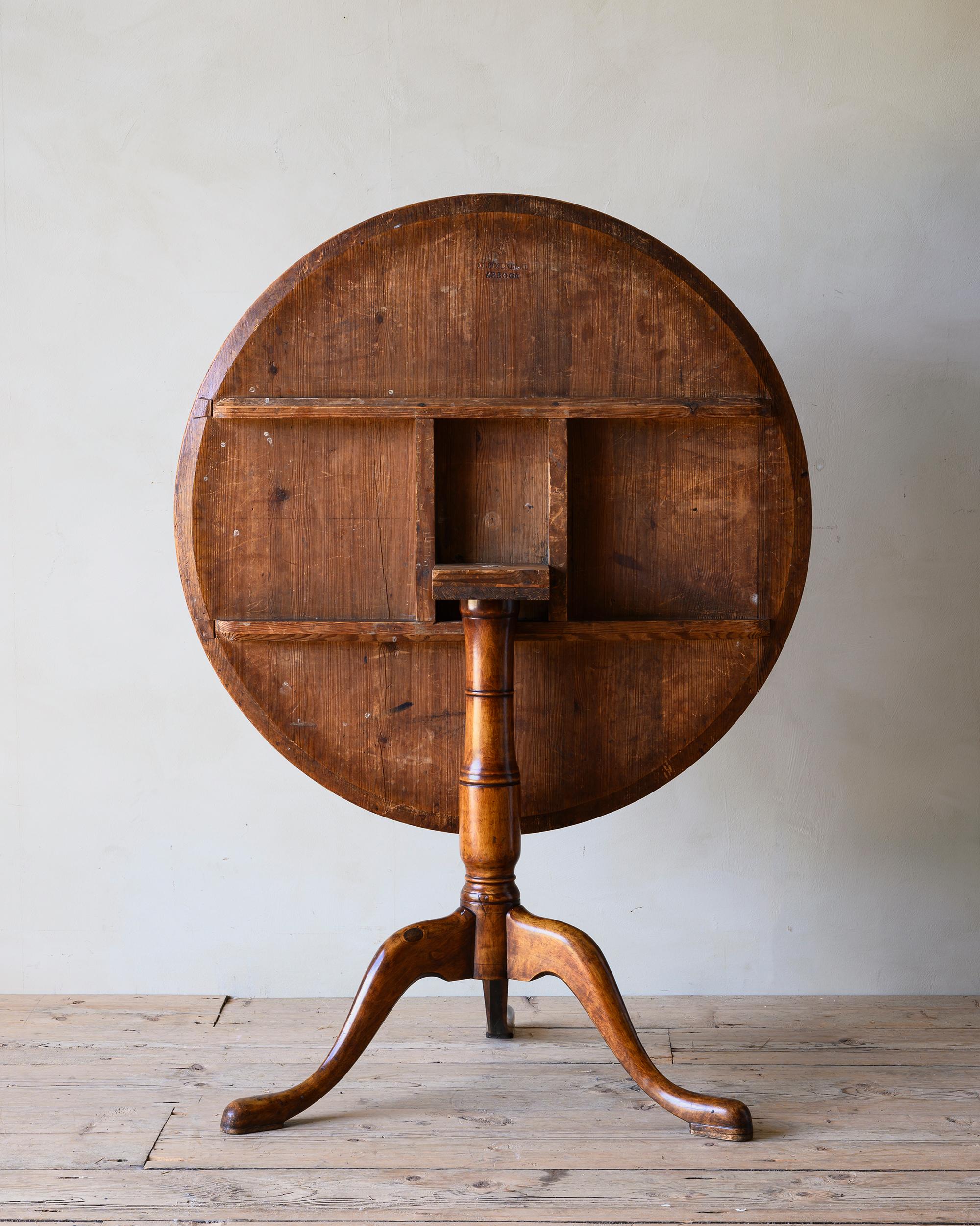 Wood Fine 19th Century Gustavian Tilt-Top Table For Sale