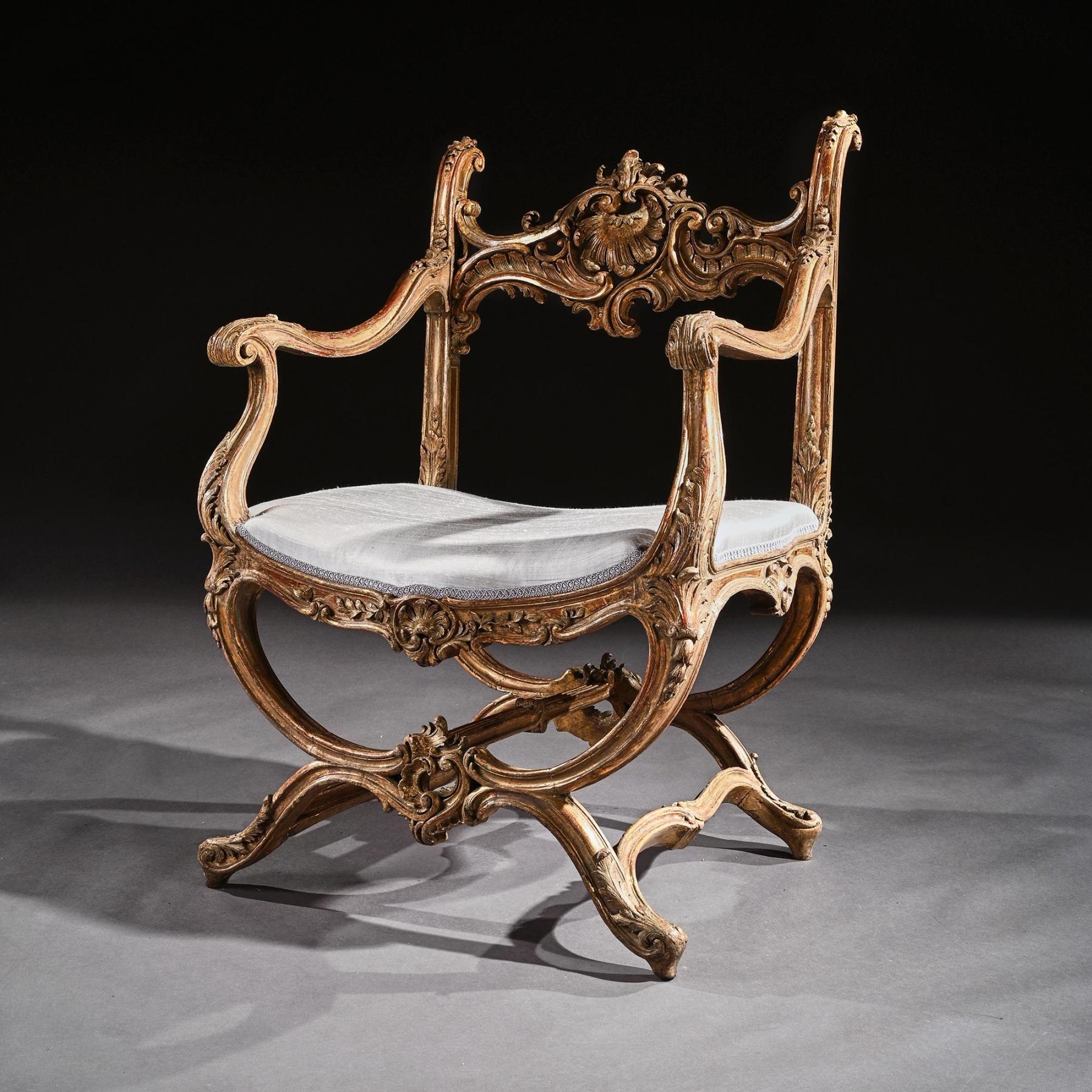 Fine 19th Century Italian Venetian Carved Giltwood Armchair For Sale 2