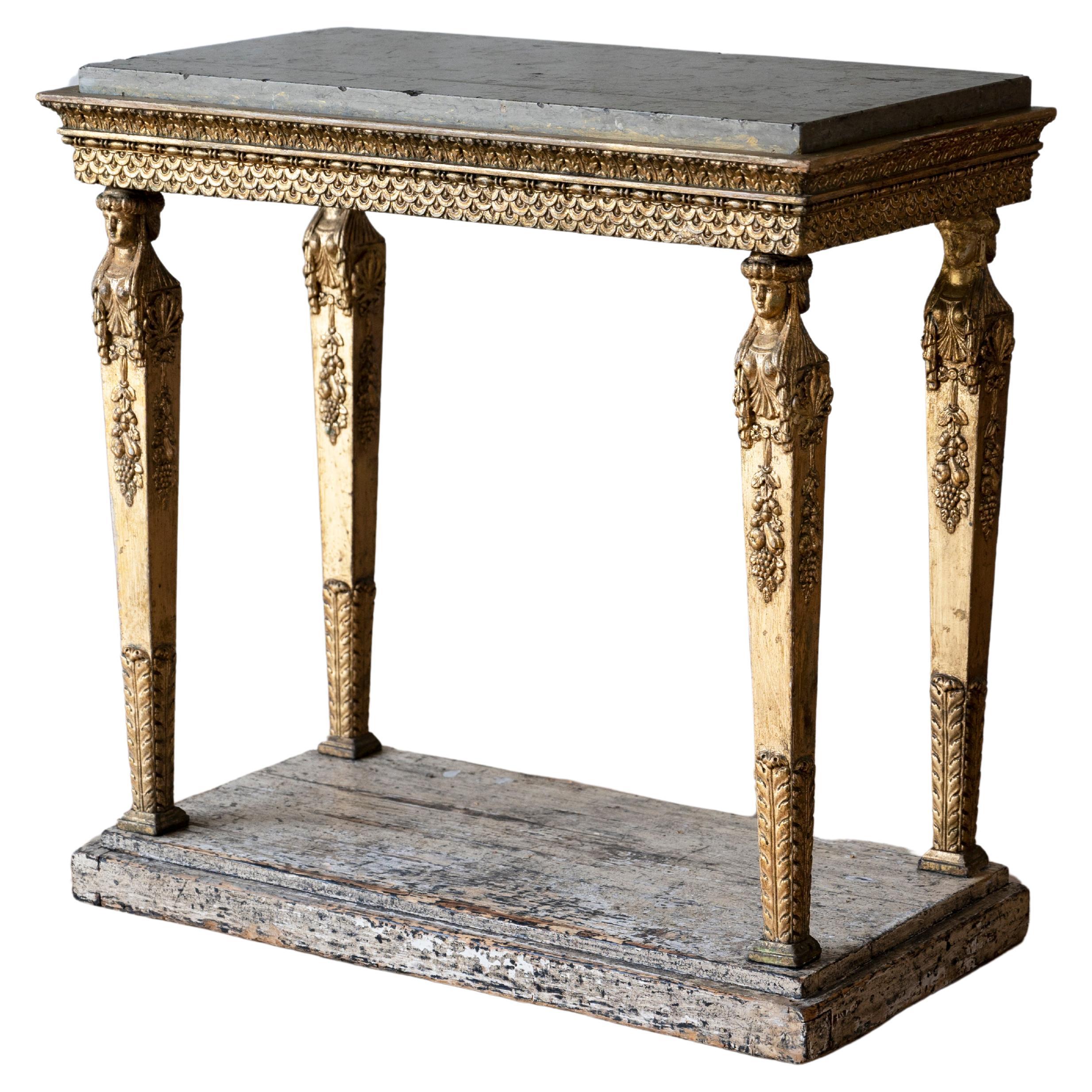 Table console en bois doré de la fin de la période gustavienne du XIXe siècle  en vente