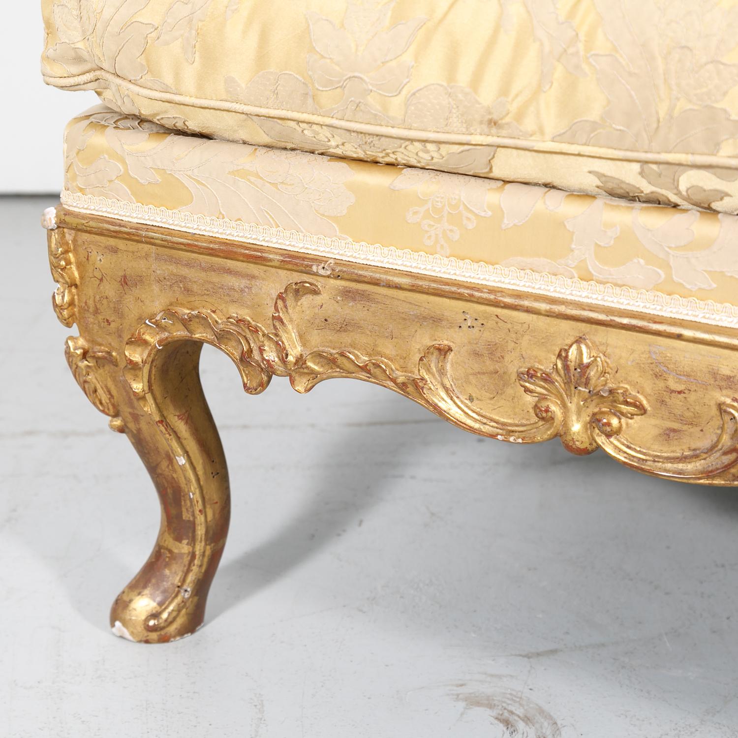 Fine 19th Century Louis XV Style Giltwood Bench or Banquette with Loose Cushion In Good Condition In Birmingham, AL