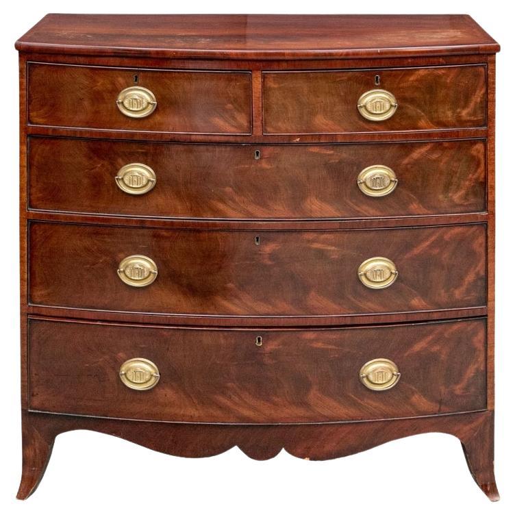 Pregevole cassapanca ad arco in mogano del XIX secolo da restaurare