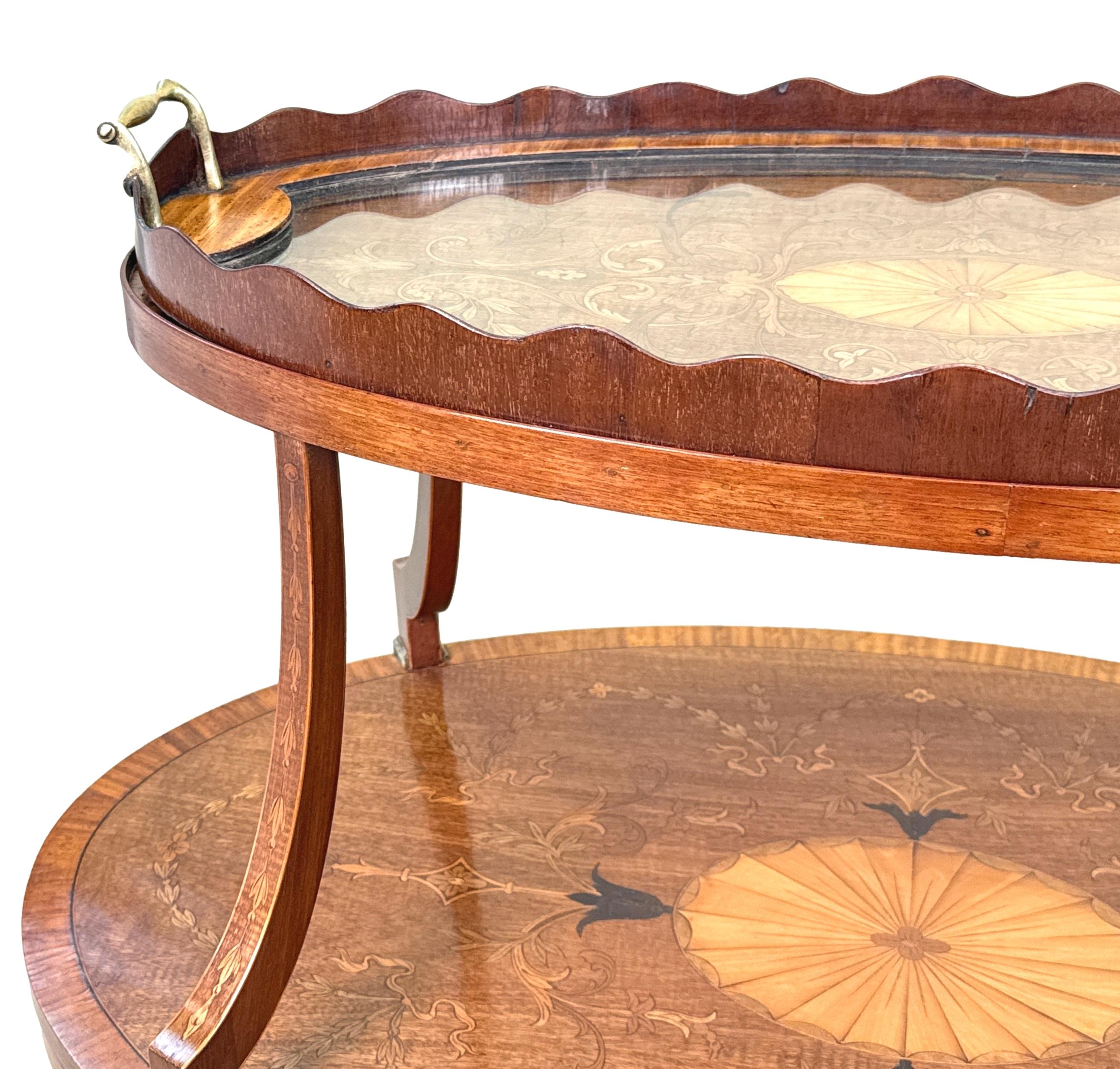 Table à deux niveaux en acajou et bois satiné du XIXe siècle en vente 4
