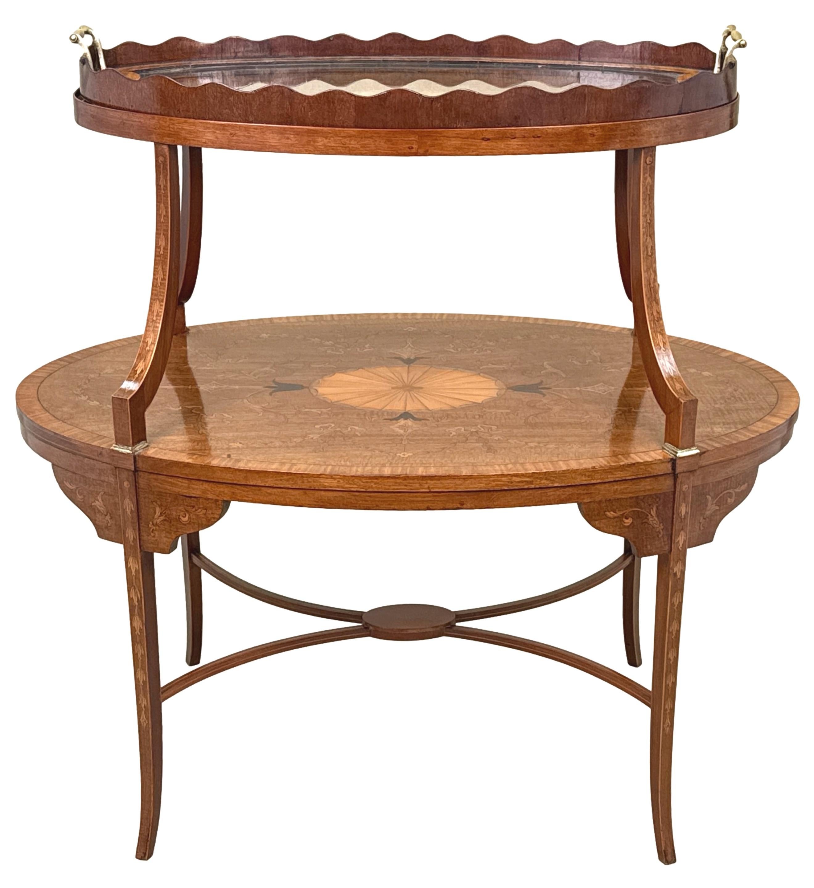 Table à deux niveaux en acajou et bois satiné du XIXe siècle en vente 7