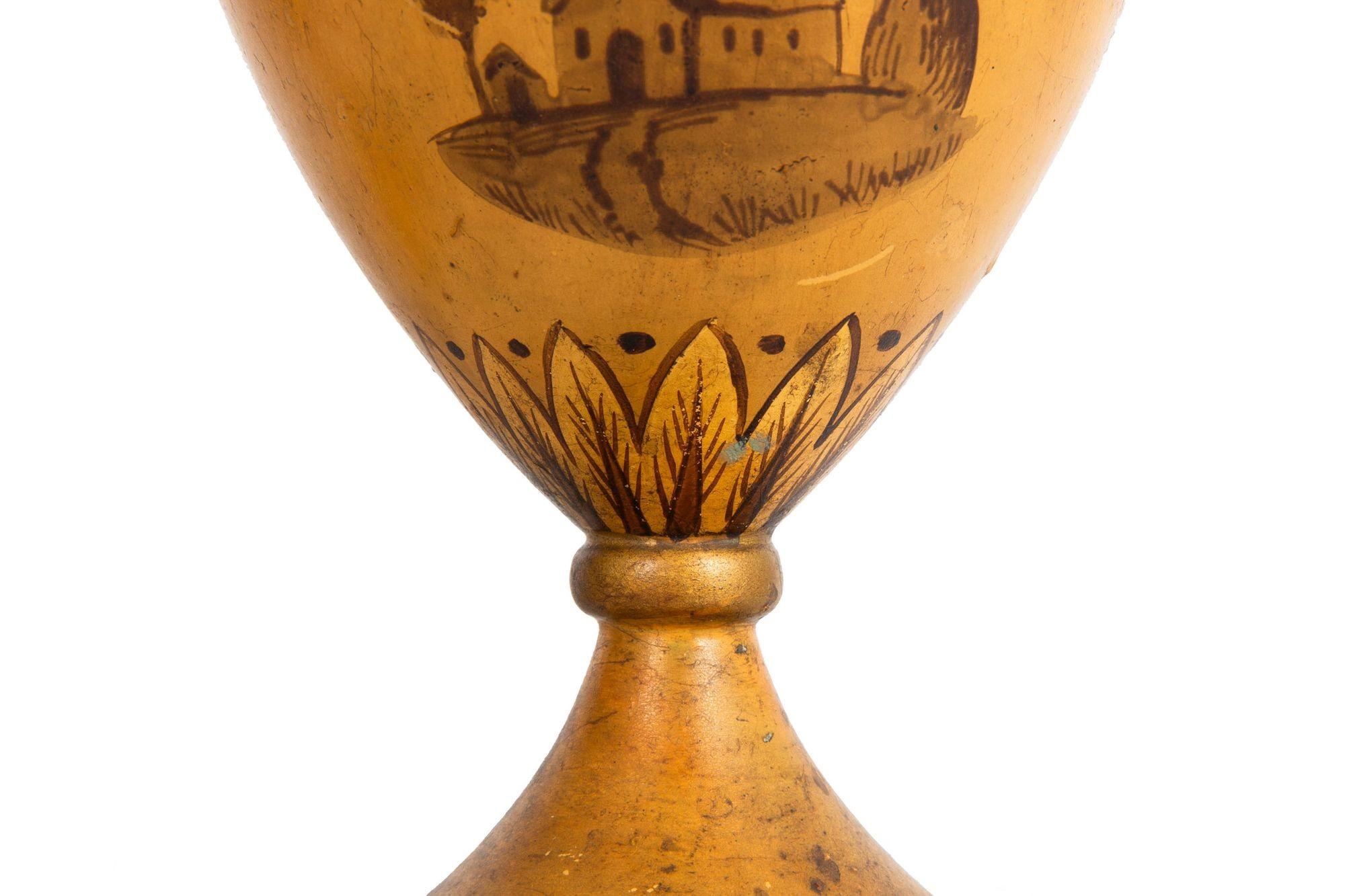 Paire d'urnes Regency du 19ème siècle en châtaignier peint en tôle en vente 8