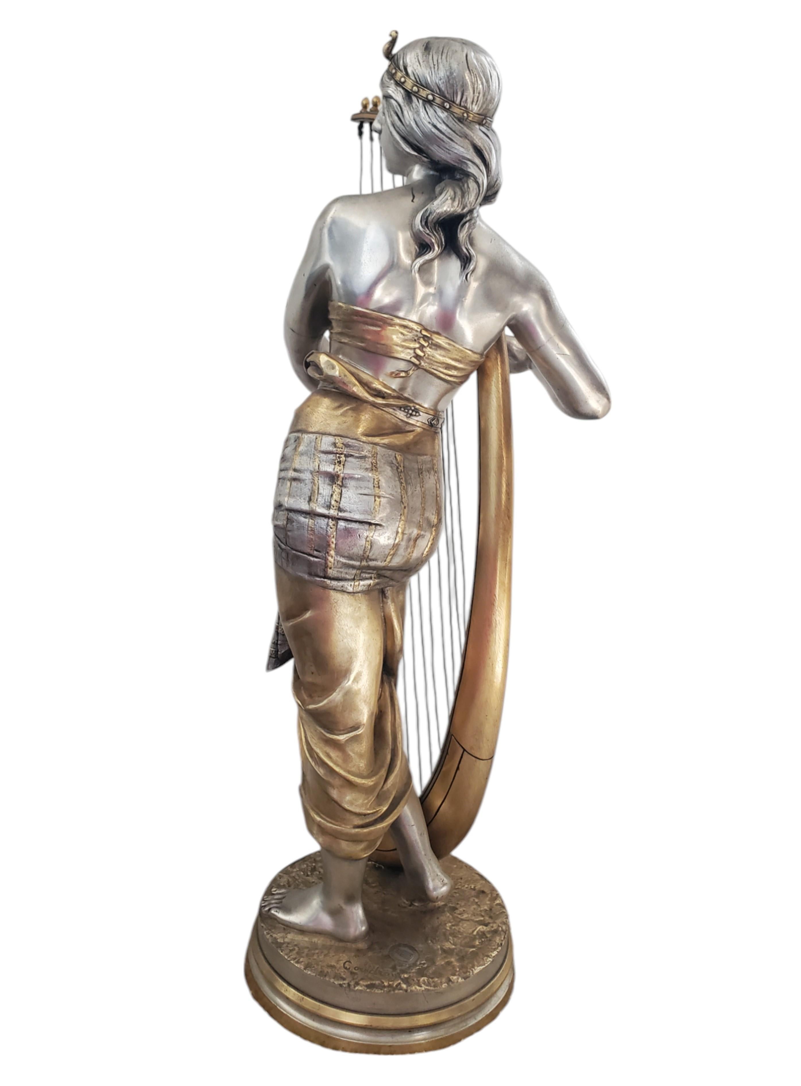 Fino paquete del siglo XIX dorado, bronce plateado músico arpista femenino Coudray Bellas artes en venta