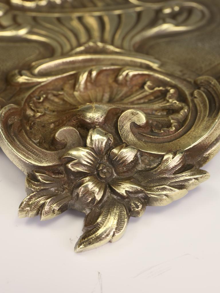 Raffinato bastone o bastone da camino in ottone del XIX secolo in stile Rococò Revival in vendita 8