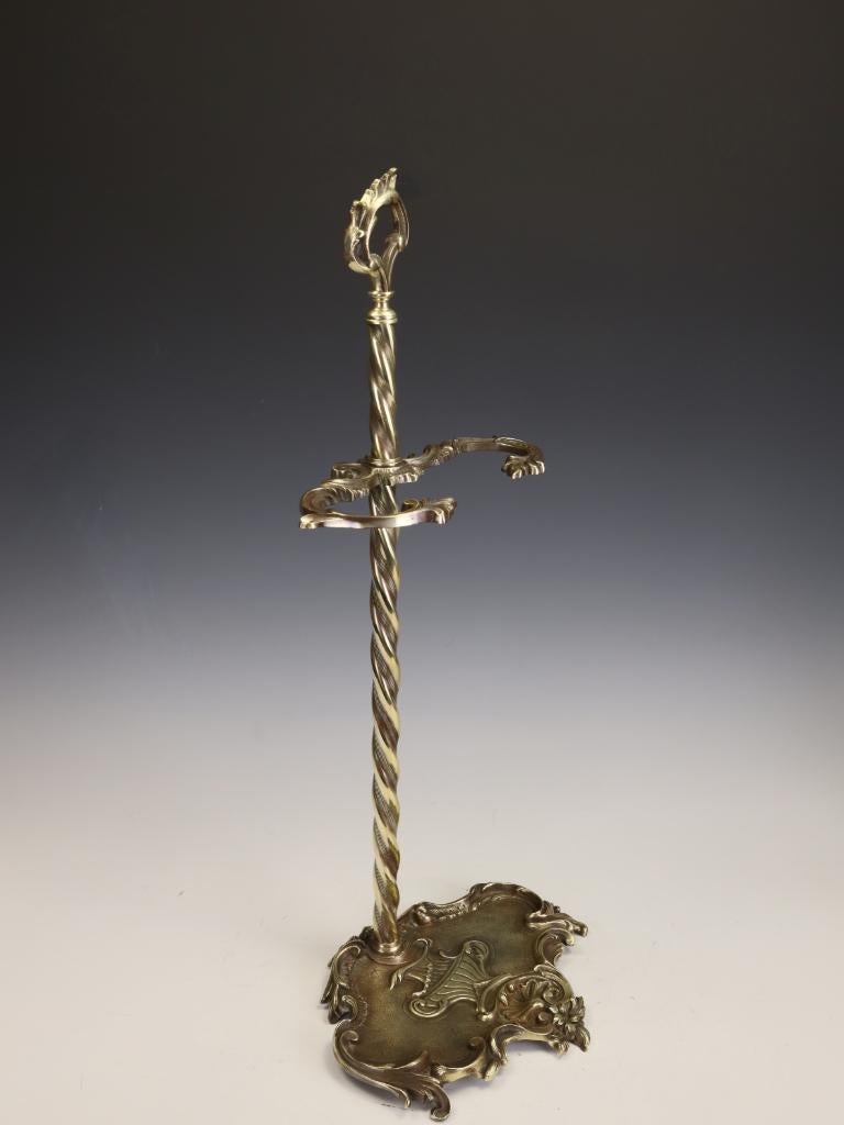 Ottone Raffinato bastone o bastone da camino in ottone del XIX secolo in stile Rococò Revival in vendita