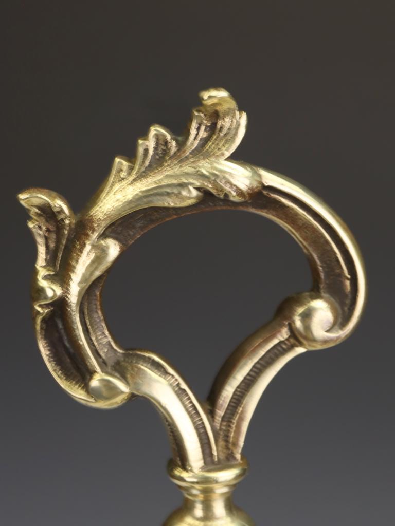 Raffinato bastone o bastone da camino in ottone del XIX secolo in stile Rococò Revival in vendita 3